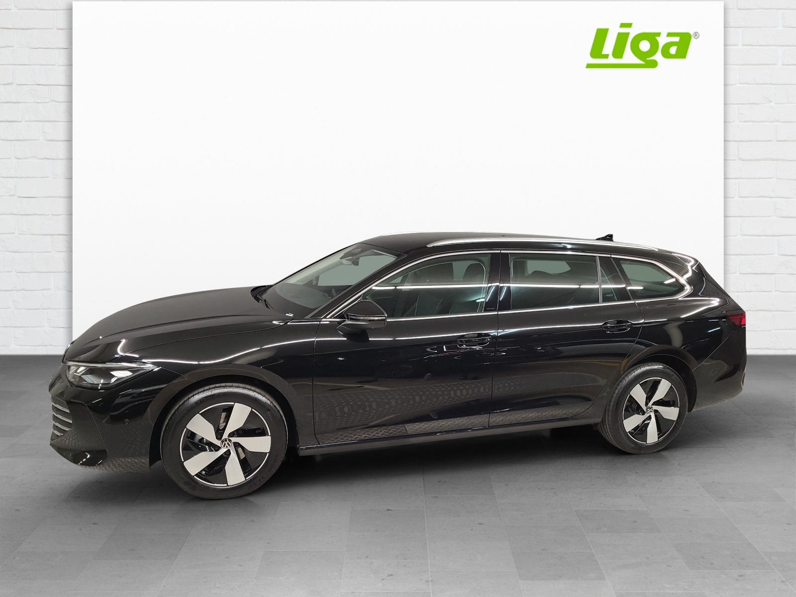 VW Passat Variant 2.0 TDI Business DSG-image-0