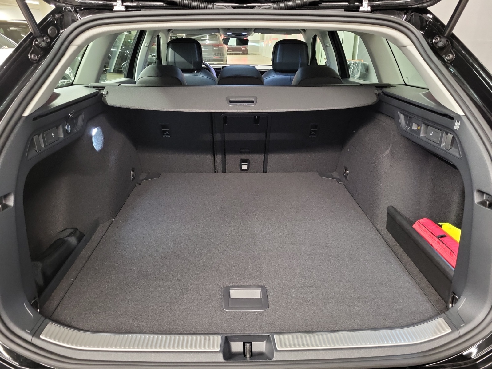 VW Passat Variant 2.0 TDI Business DSG-image-10