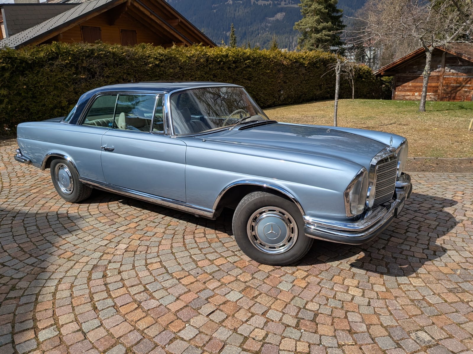 MERCEDES-BENZ SE-image-0