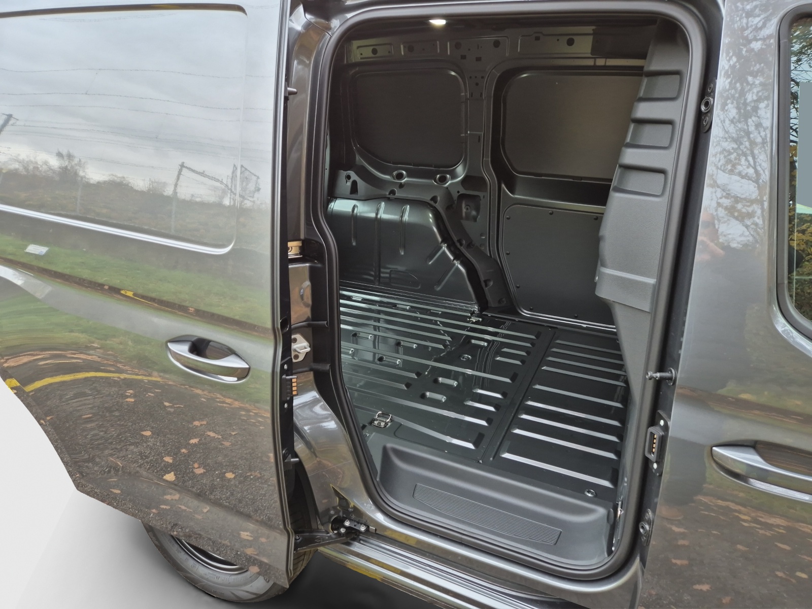 VW Caddy Cargo 2.0TDI Entry-image-11