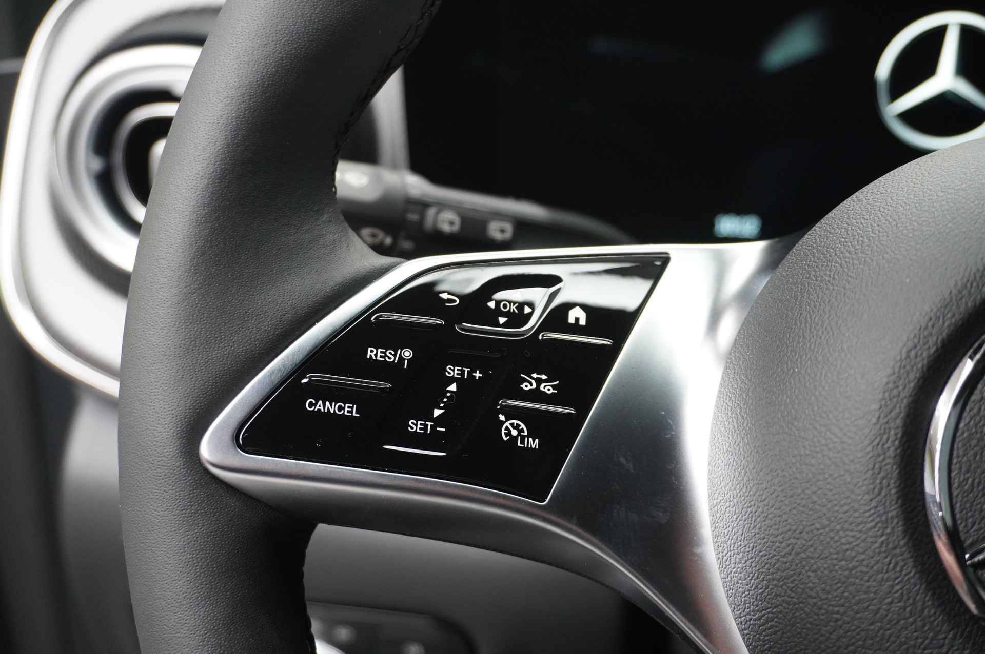 MERCEDES-BENZ V 300 d Exclusive L 4M-image-6