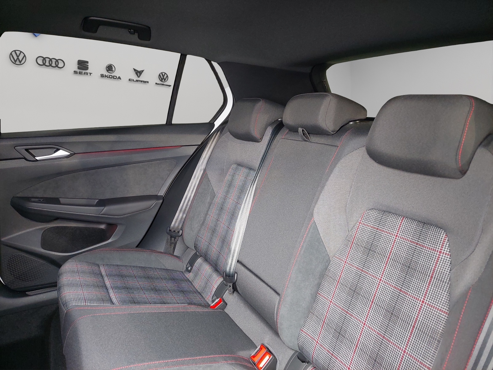 VW Golf 2.0 TSI GTI DSG-image-8