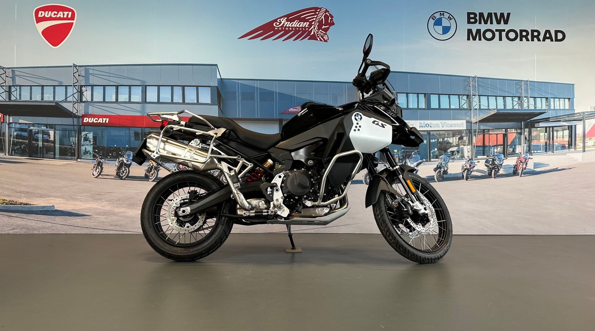 BMW F 900 GS Adventure-showroom-element-2