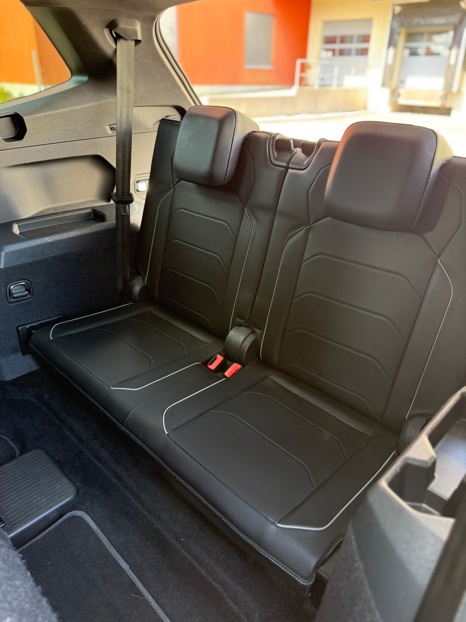 VW Tiguan Allspace 2.0 TDI SCR R-Line 4- Motion DSG-image-6