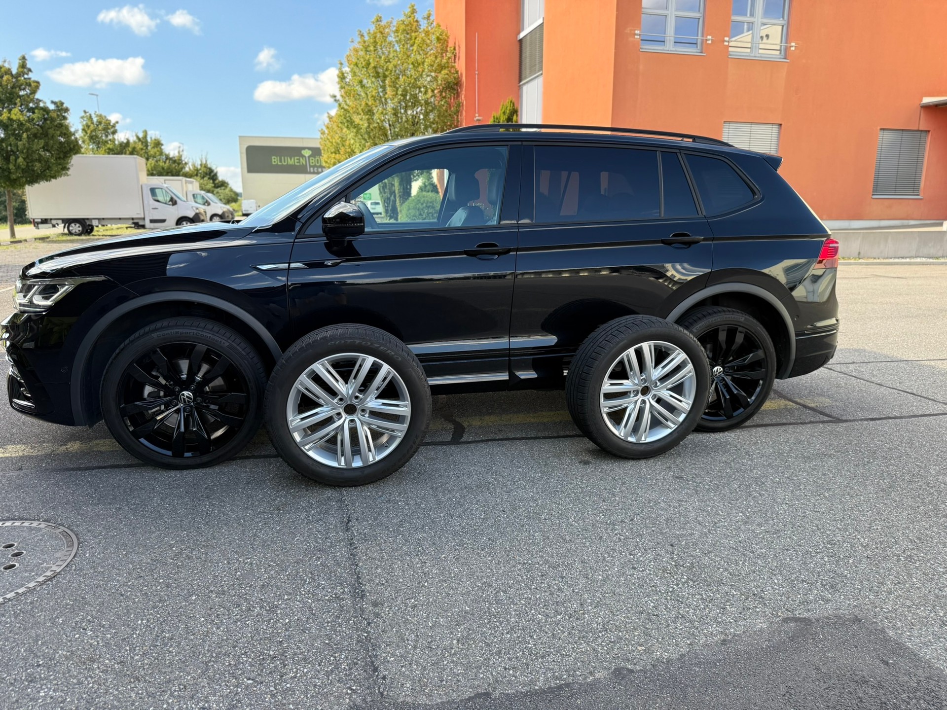VW Tiguan Allspace 2.0 TDI SCR R-Line 4- Motion DSG-image-16