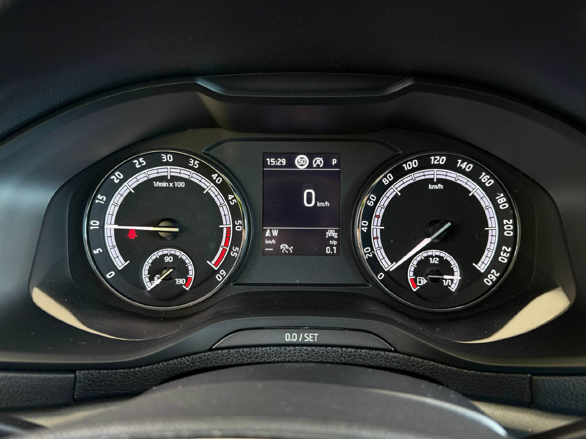 SKODA Karoq 2.0 TDI Ambition 4x4 DSG-image-9