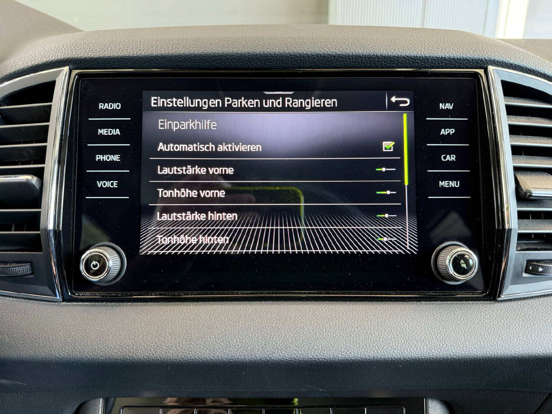SKODA Karoq 2.0 TDI Ambition 4x4 DSG-image-13