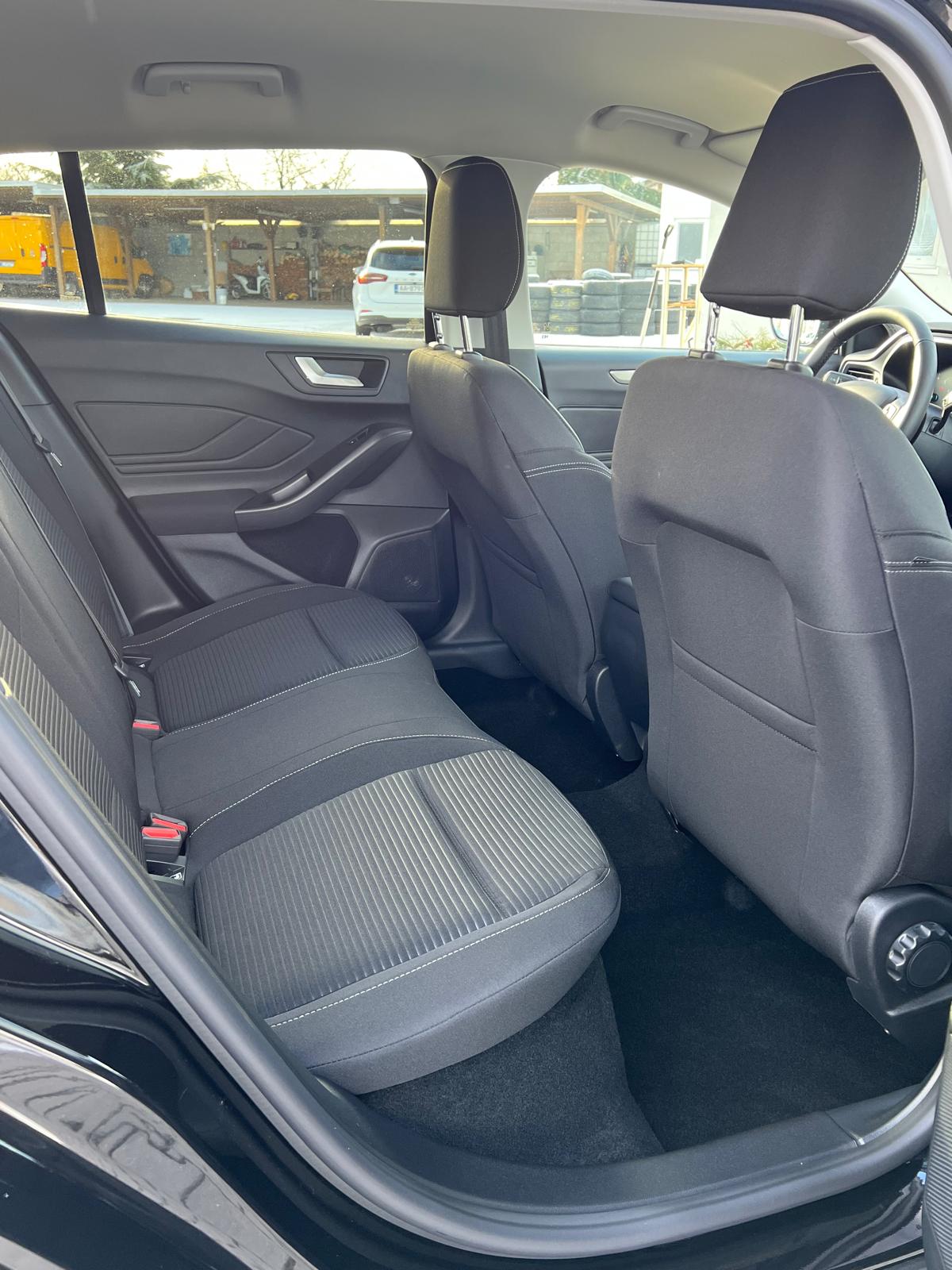 FORD Focus 1.0 MHEV Titanium Automat-image-9