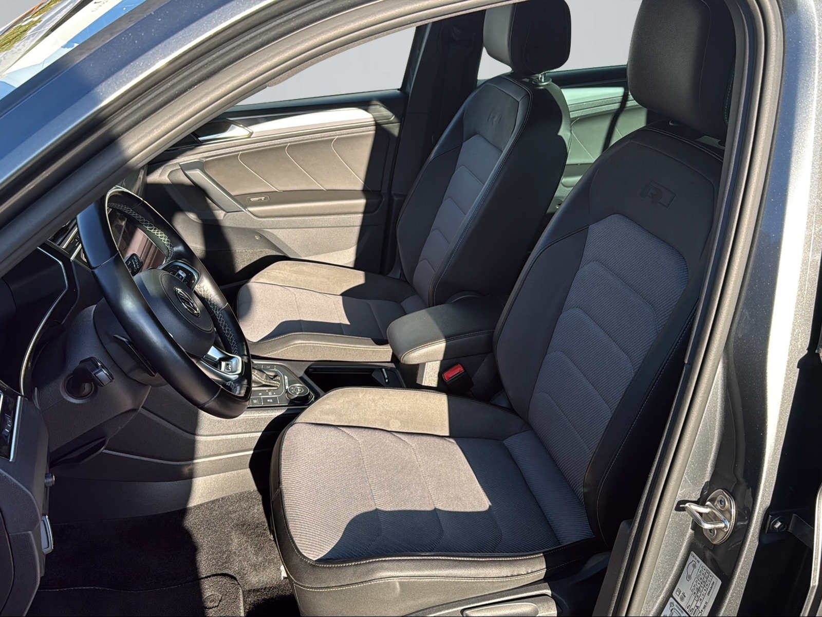 VW Tiguan 2.0 TDI SCR Highline 4Motion DSG-image-5