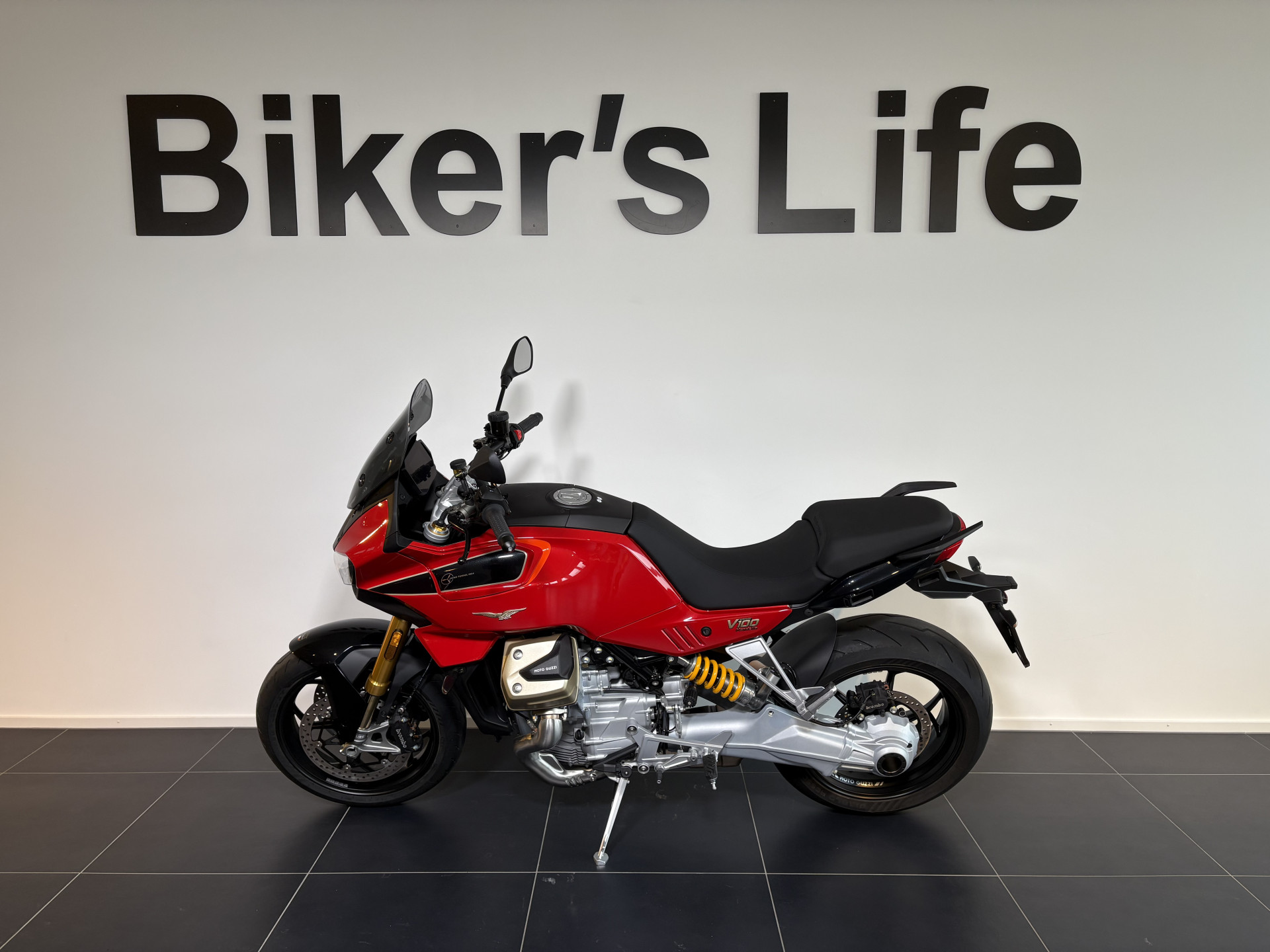 MOTO GUZZI V100 Mandello Wind Tunnel Wind Tunnel-showroom-element-1