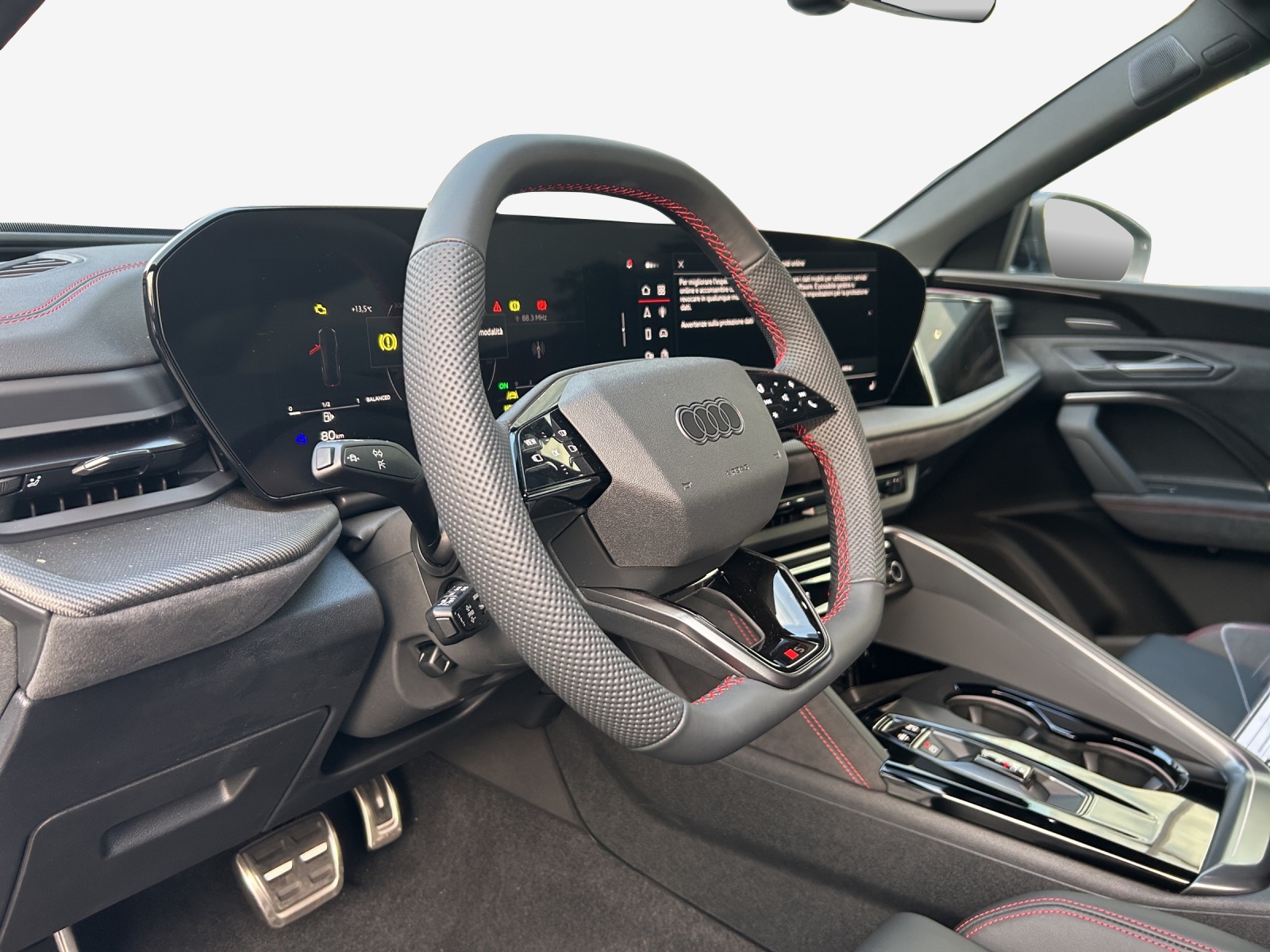 AUDI SQ5 TFSI quattro S-tronic-image-10