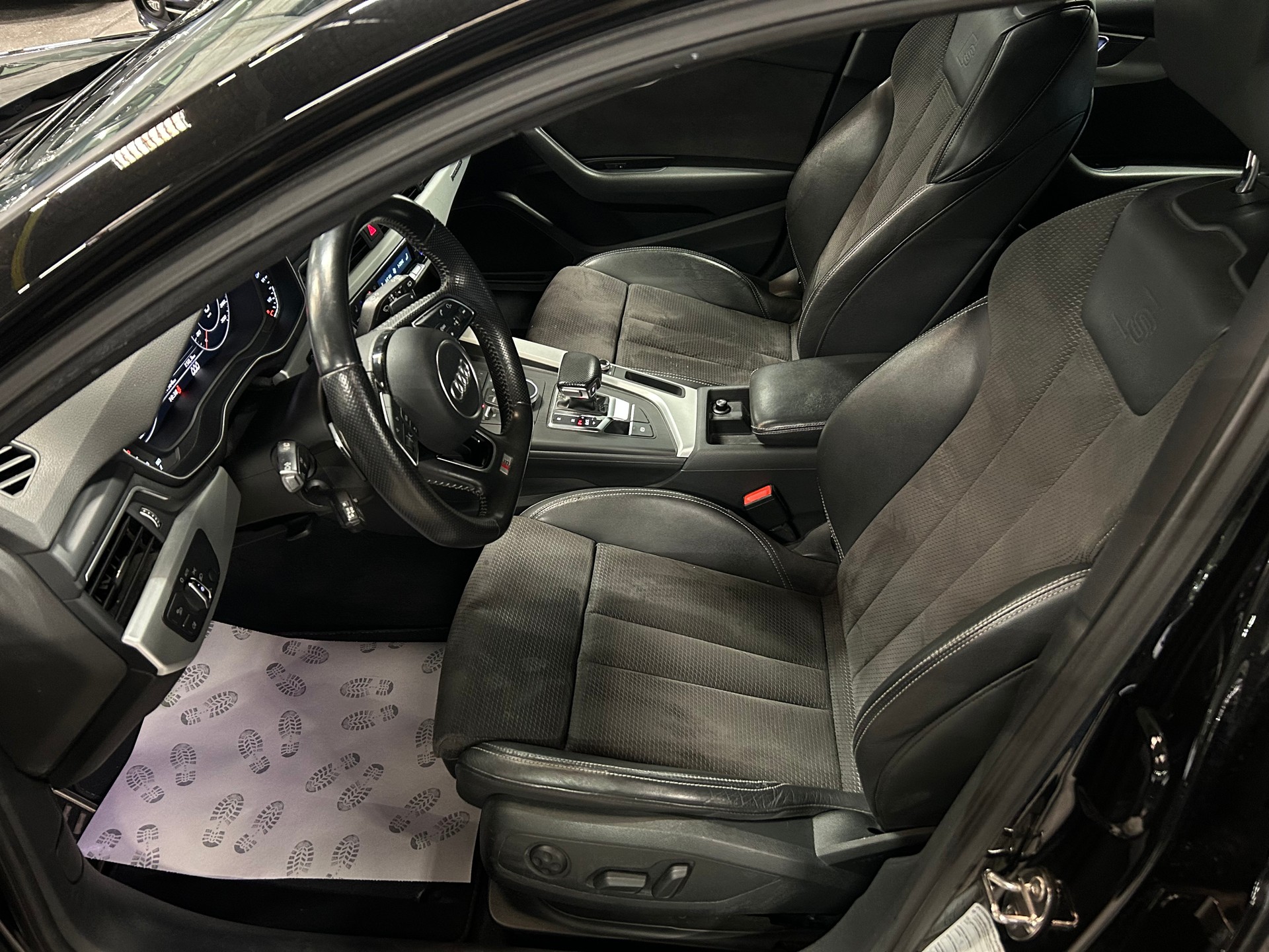 AUDI A4 Avant 2.0 TDI Sport quattro S-tronic-image-10