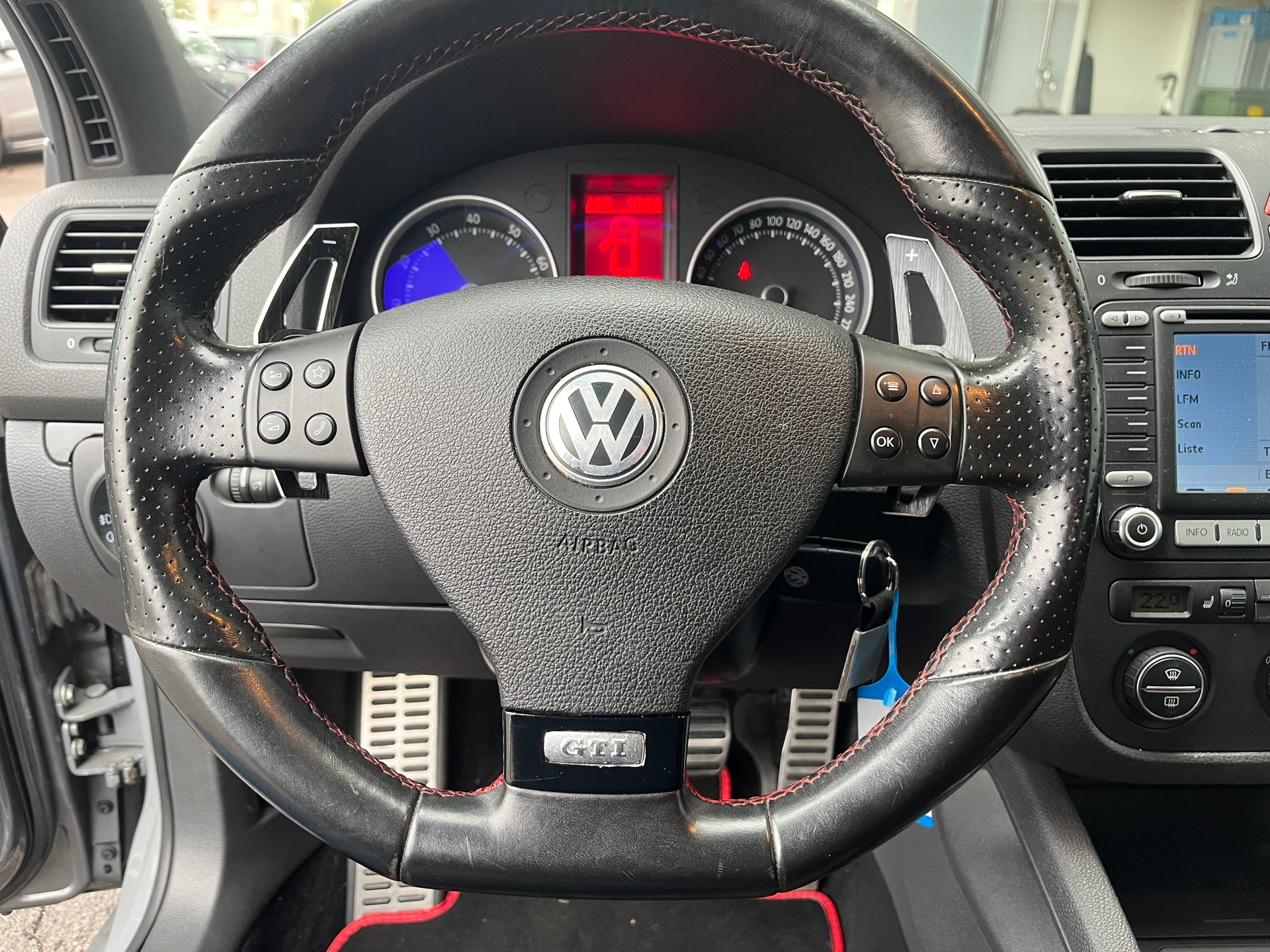 VW Golf 2.0 TFSI GTI Edition 30-image-13