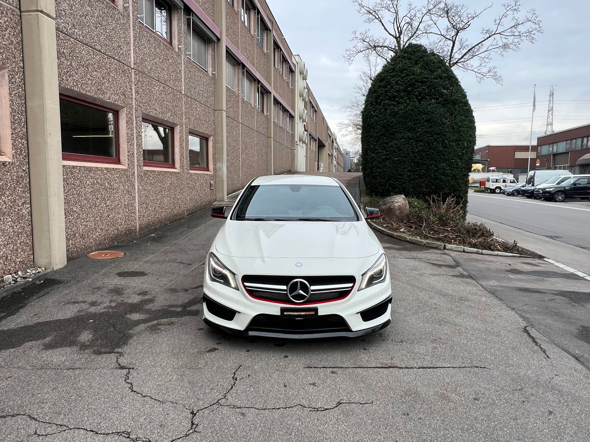 MERCEDES-BENZ CLA 45 AMG 4Matic Speedshift-showroom-element-1