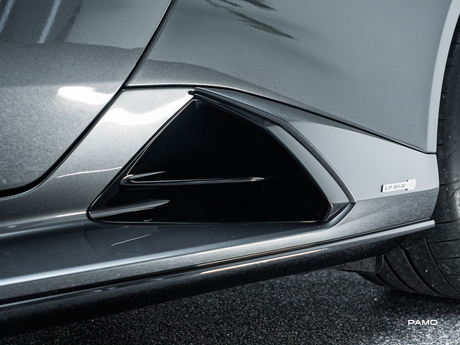 LAMBORGHINI Tecnica-image-12