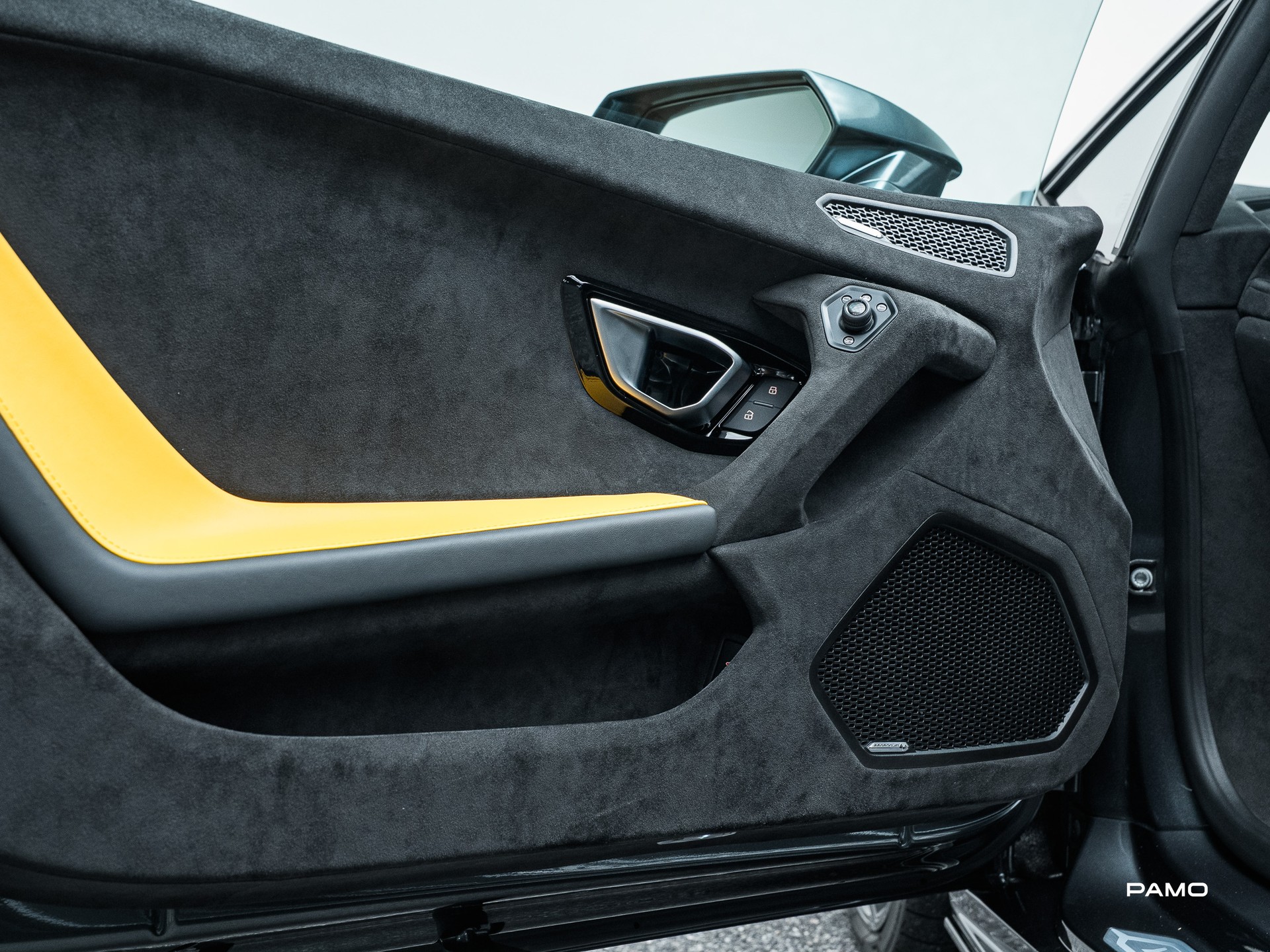 LAMBORGHINI Tecnica-image-26