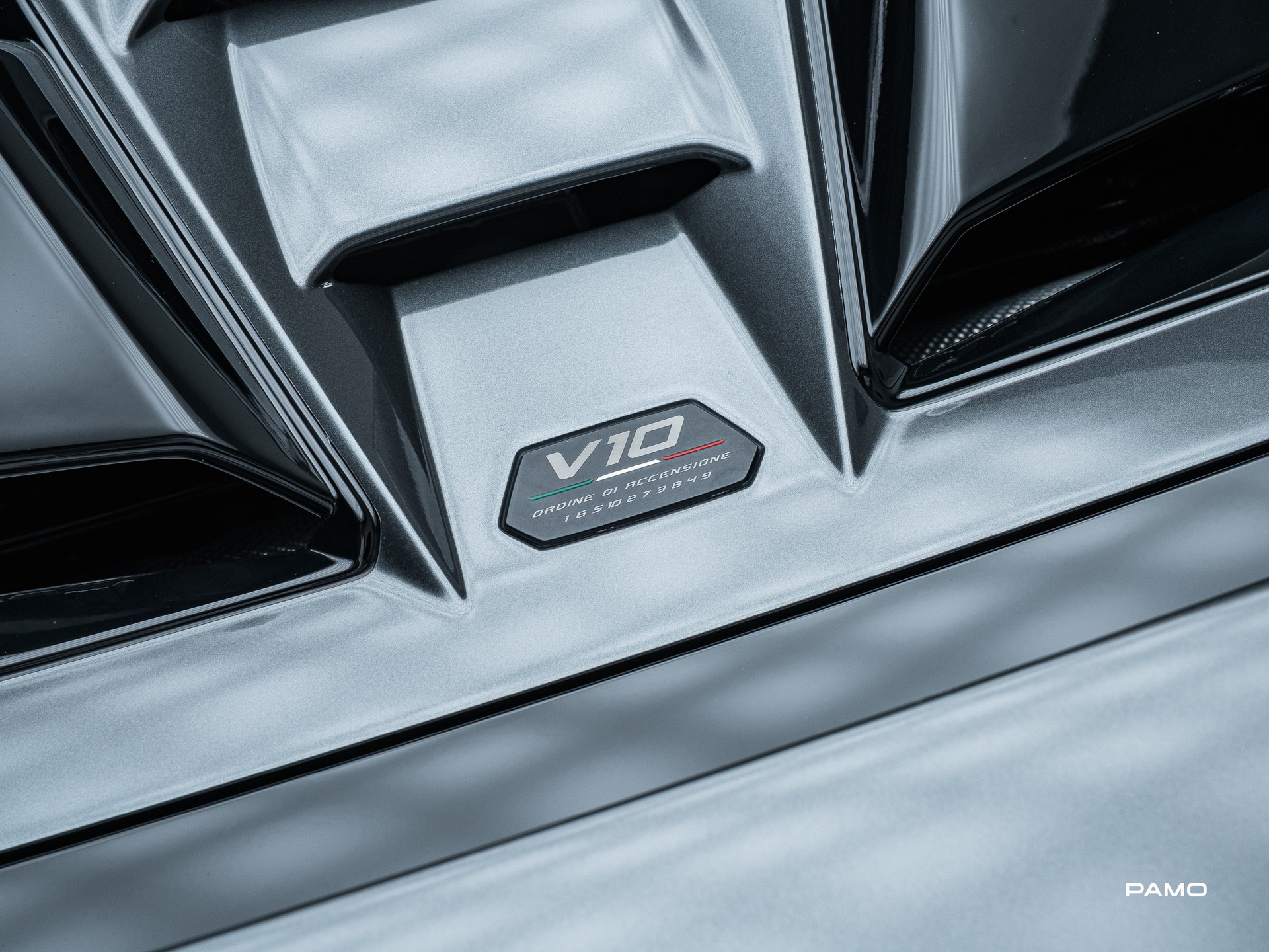 LAMBORGHINI Tecnica-image-21