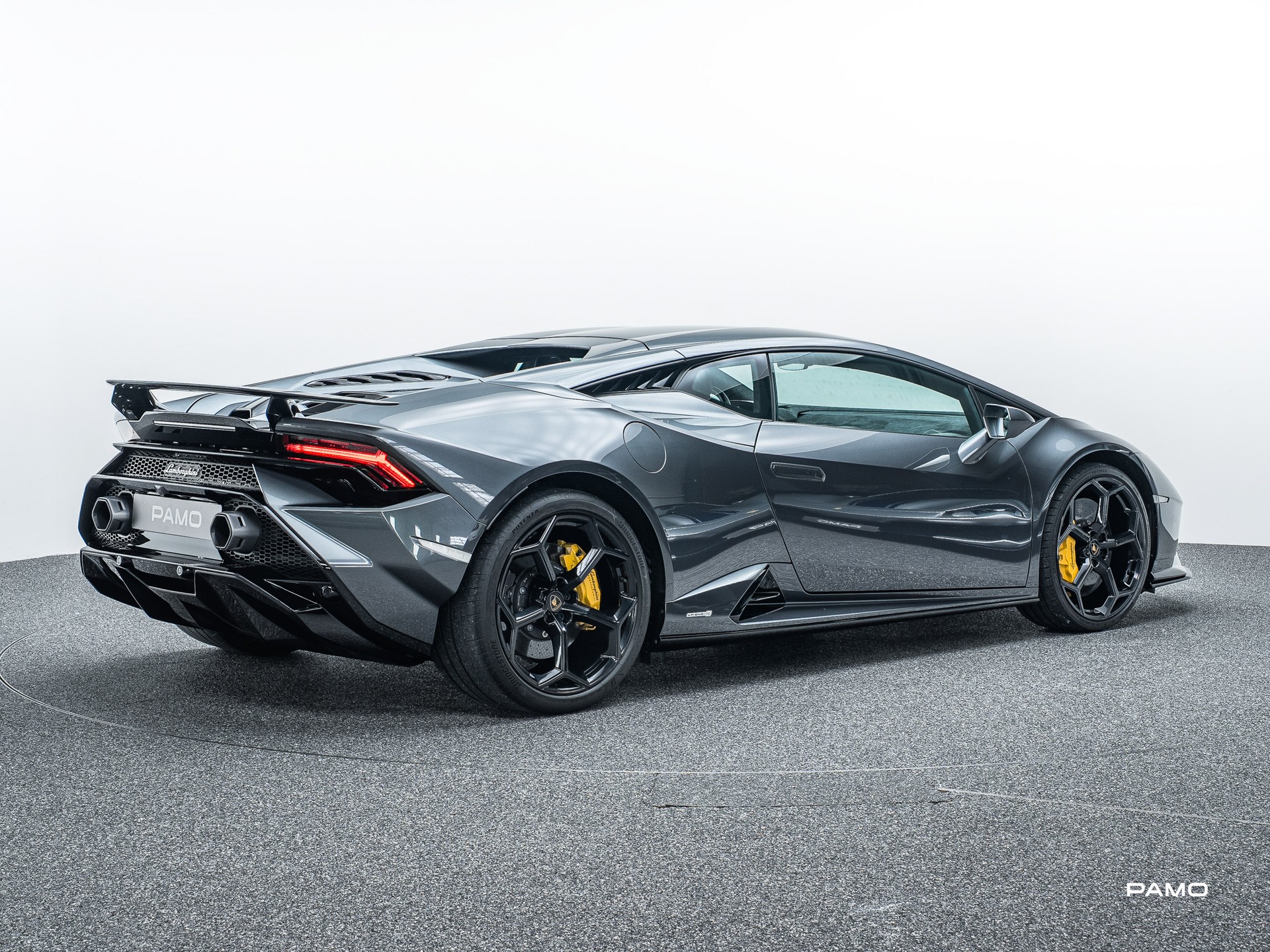 LAMBORGHINI Tecnica-image-5