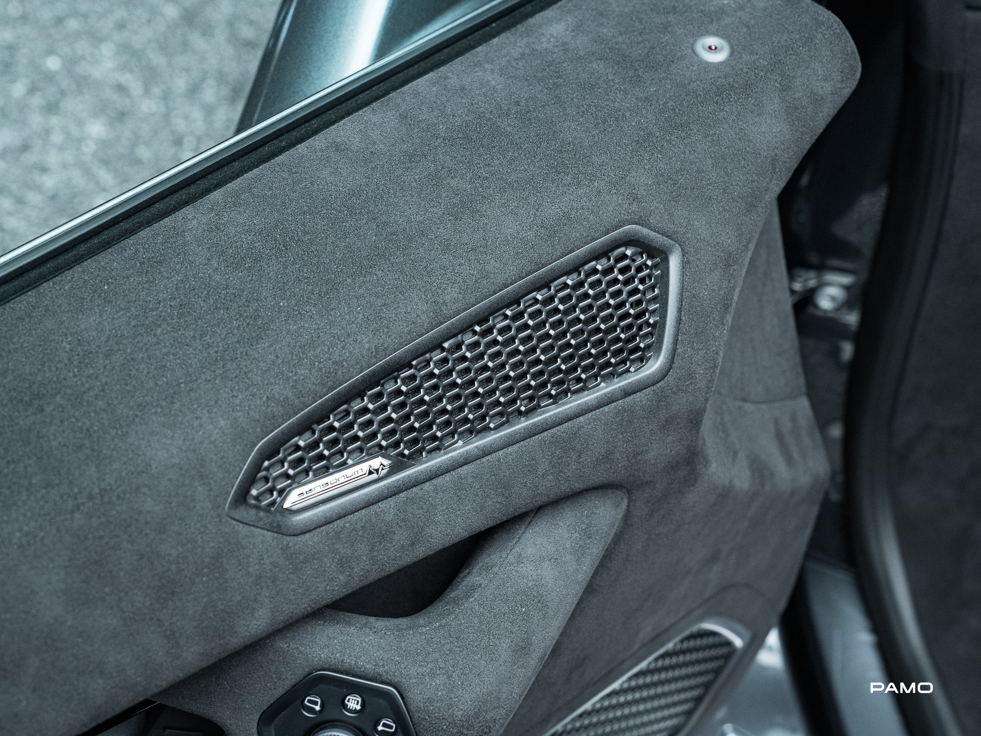 LAMBORGHINI Tecnica-image-19