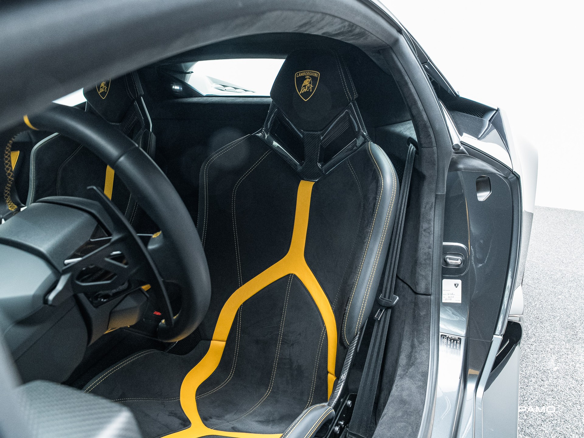 LAMBORGHINI Tecnica-image-17
