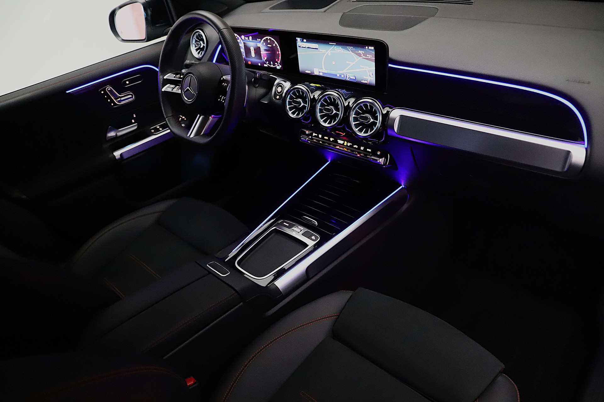 MERCEDES-BENZ GLB 220 d 4Matic AMG Line Premium 8G-Tronic-image-6