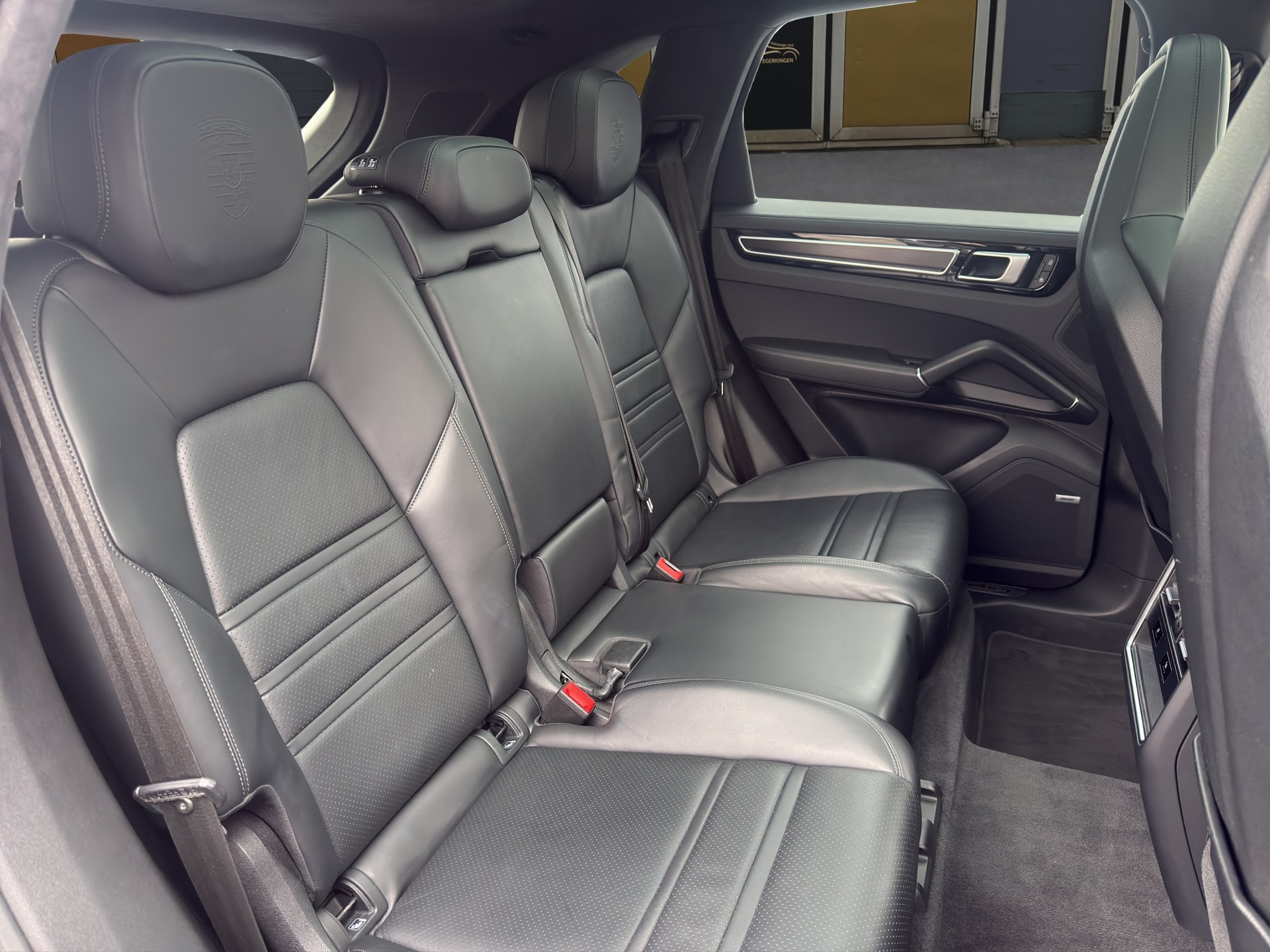 PORSCHE Cayenne 4.0 V8 GTS-image-13