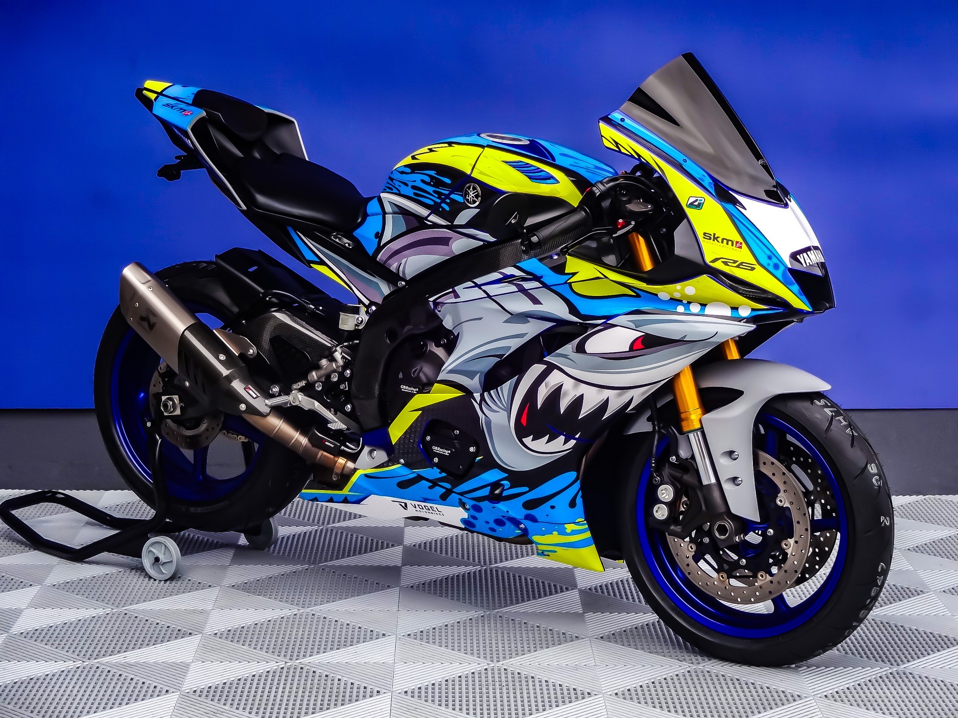 YAMAHA YZF-R6-showroom-element-1