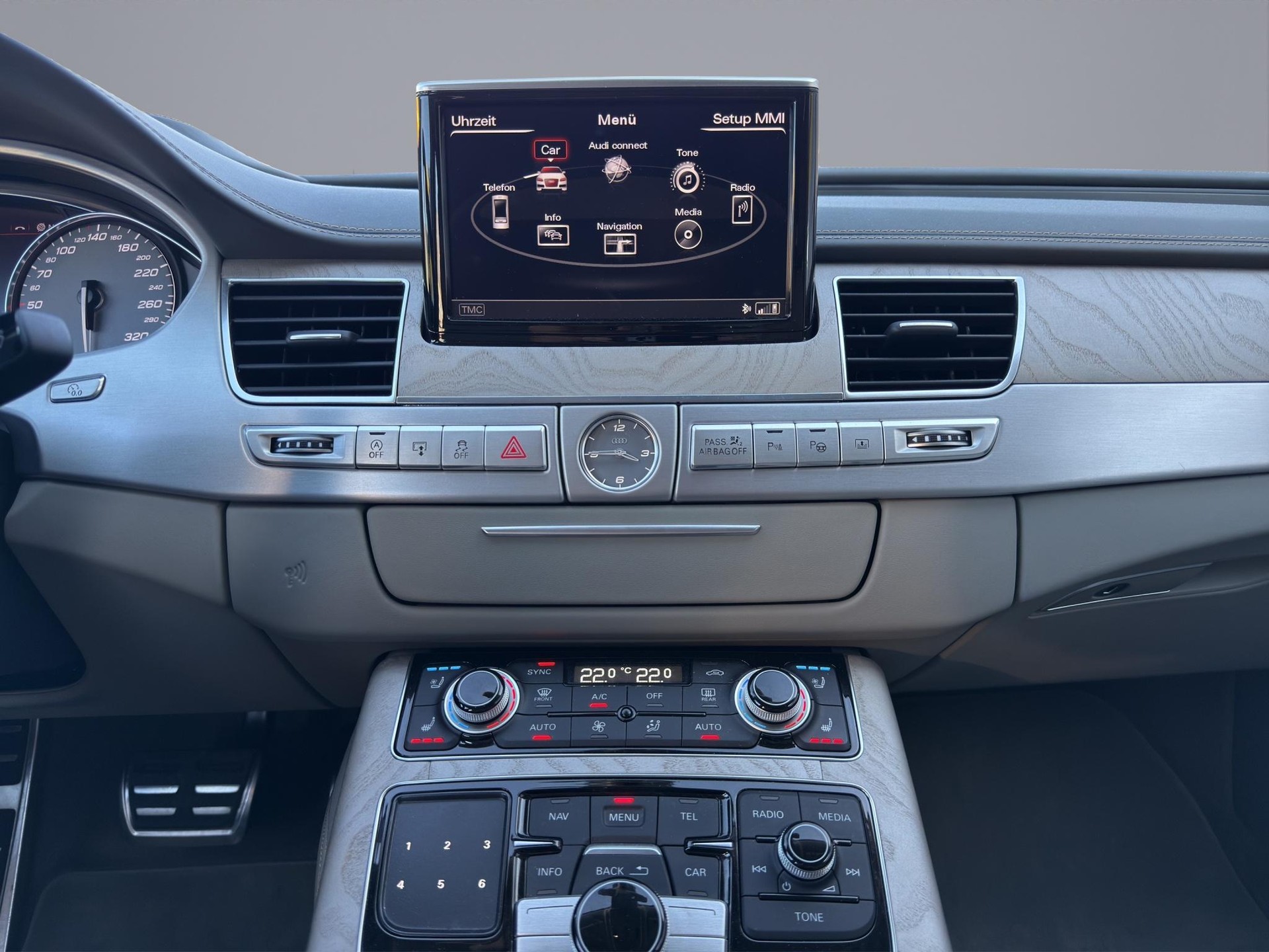 AUDI S8 4.0 V8 TFSI quattro T-Tronic-image-17