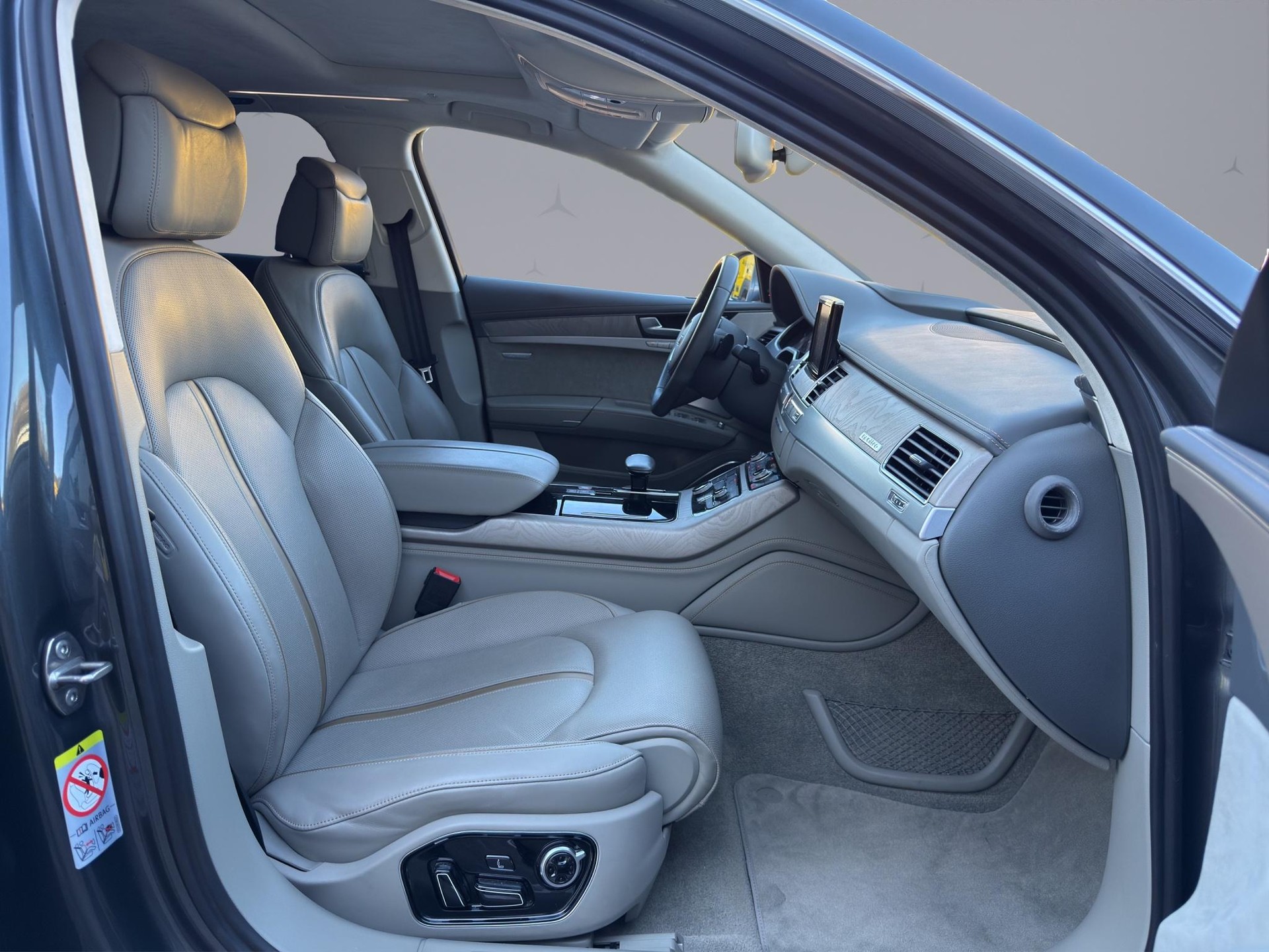 AUDI S8 4.0 V8 TFSI quattro T-Tronic-image-18