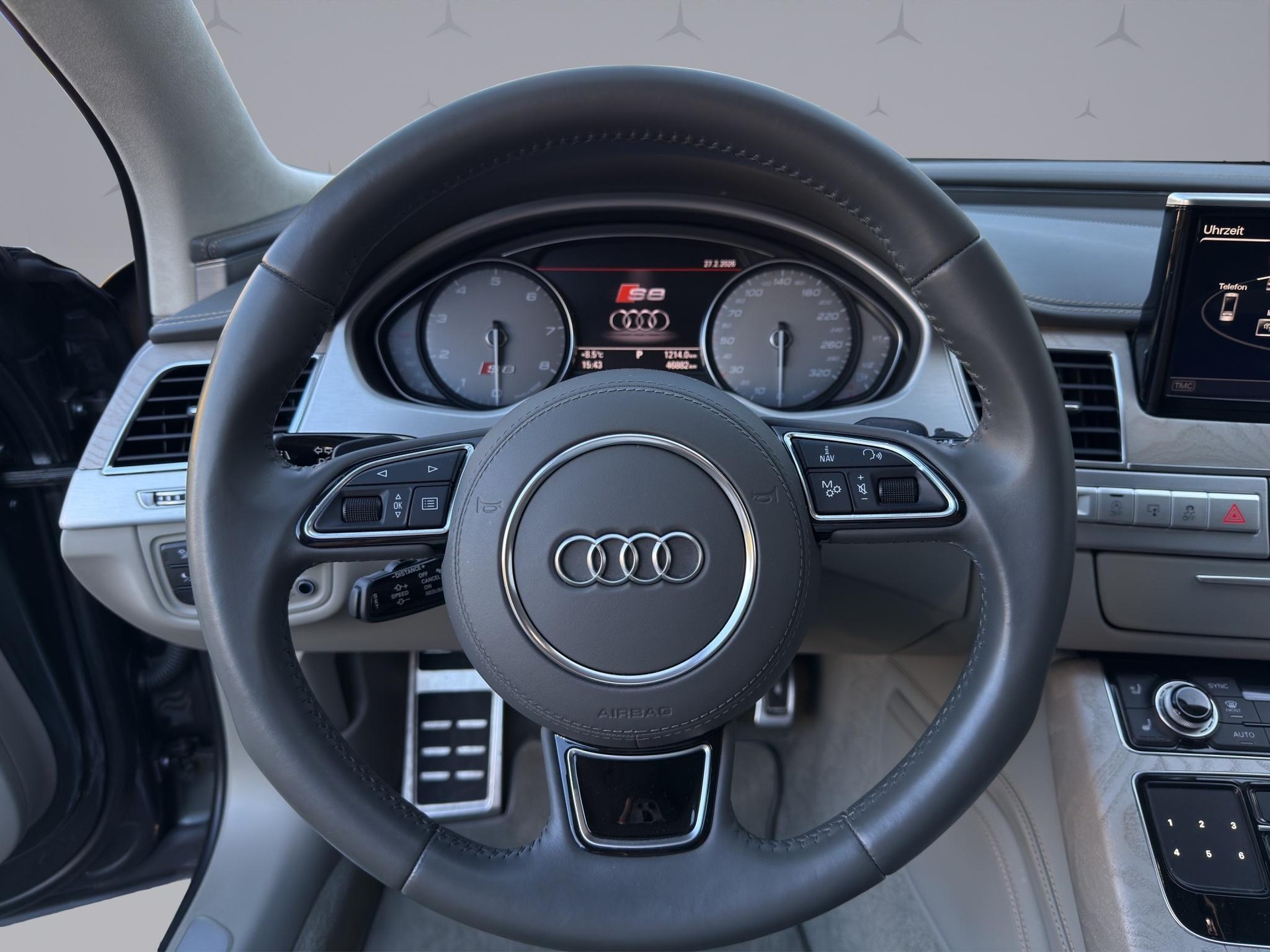 AUDI S8 4.0 V8 TFSI quattro T-Tronic-image-12