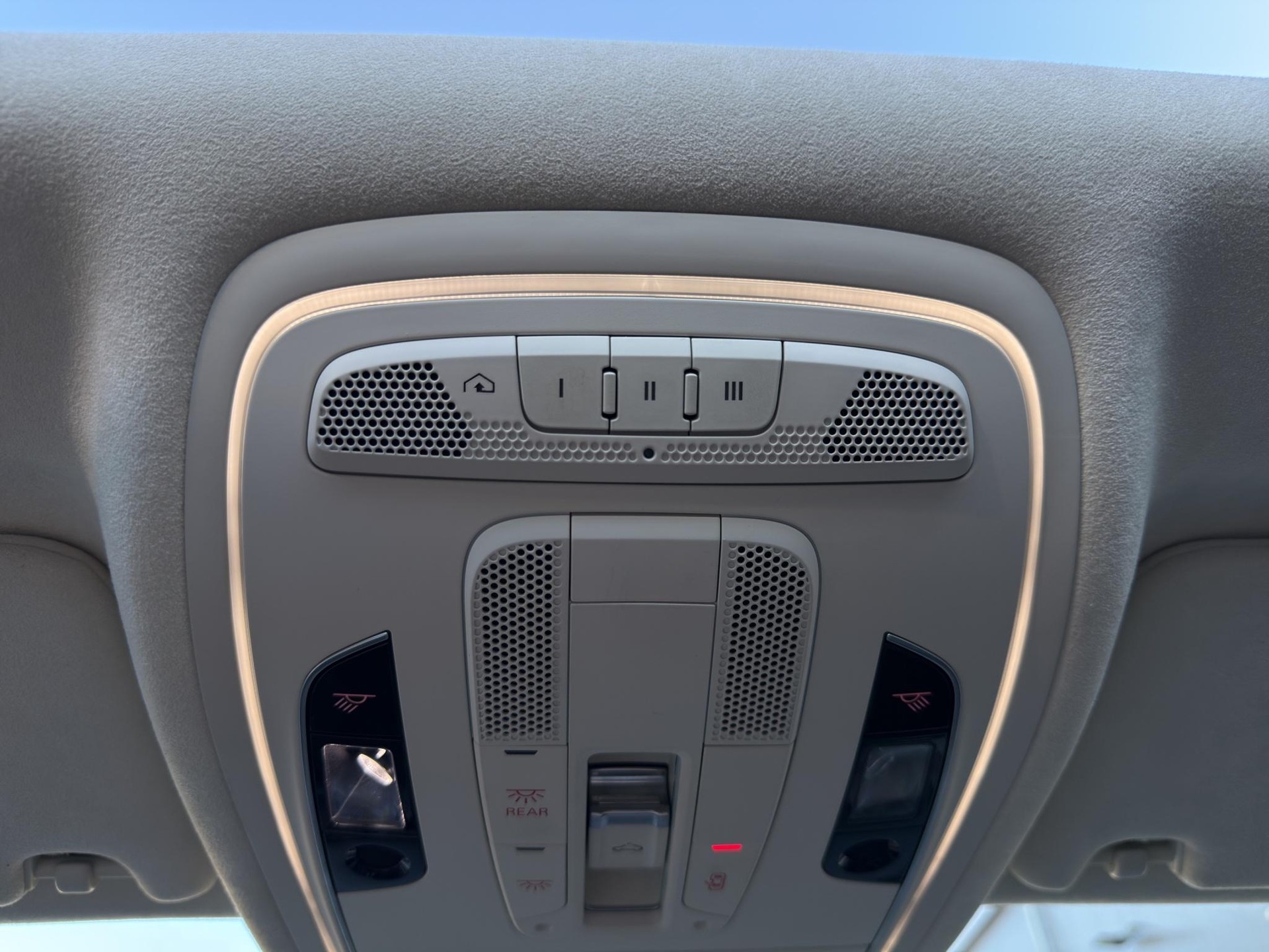 AUDI S8 4.0 V8 TFSI quattro T-Tronic-image-27