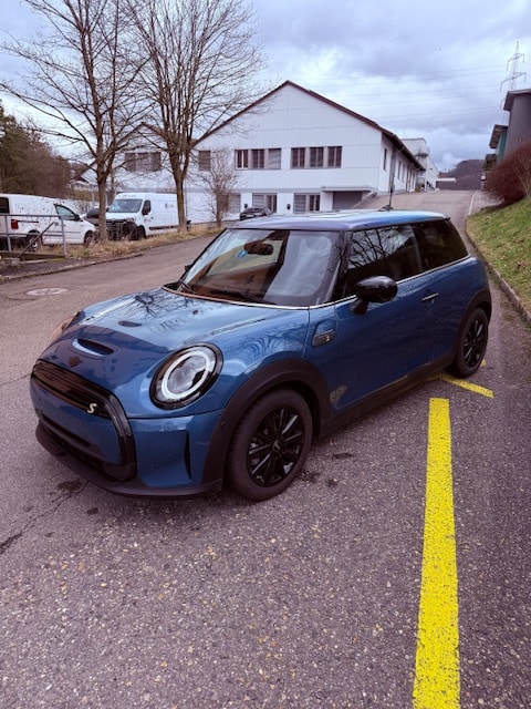 MINI Cooper SE-image-2