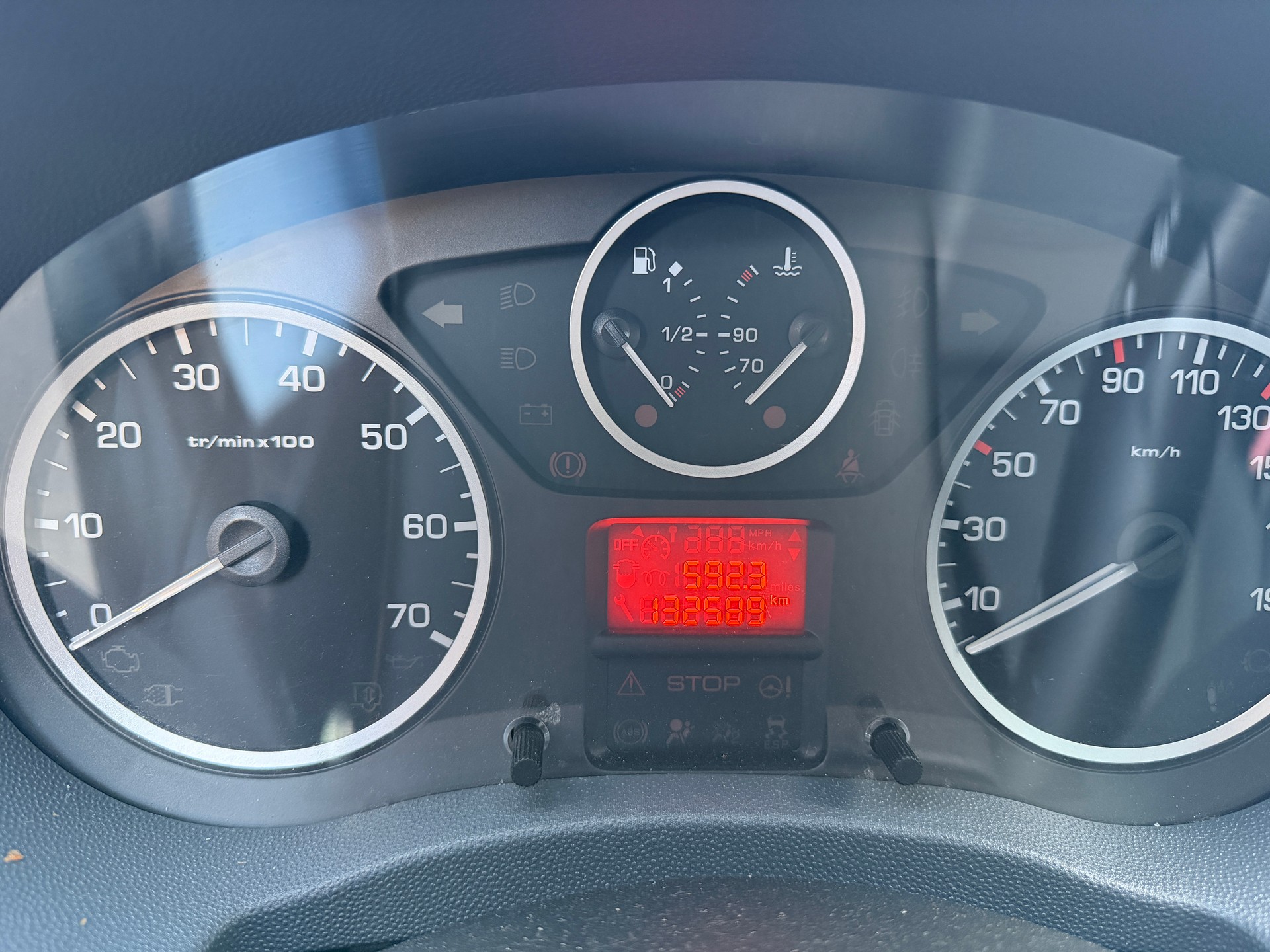 PEUGEOT Expert Tepee 2.0 HDi Allure L2-image-13