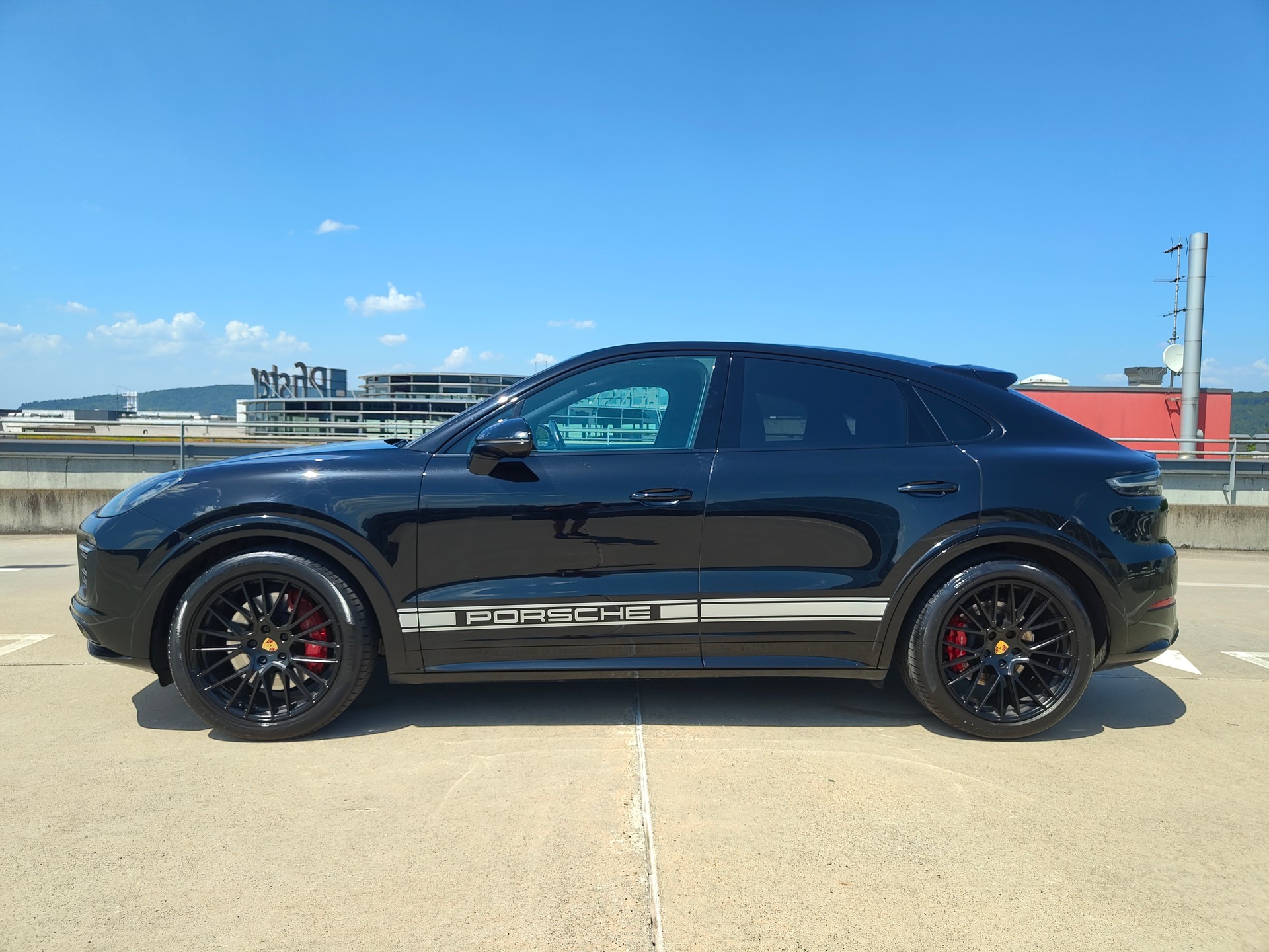 PORSCHE Cayenne GTS Coupé-image-2