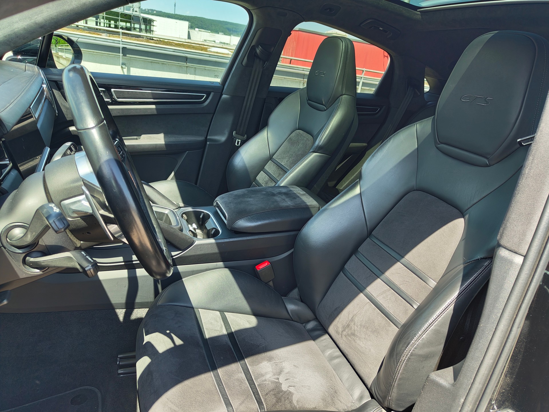 PORSCHE Cayenne GTS Coupé-image-6