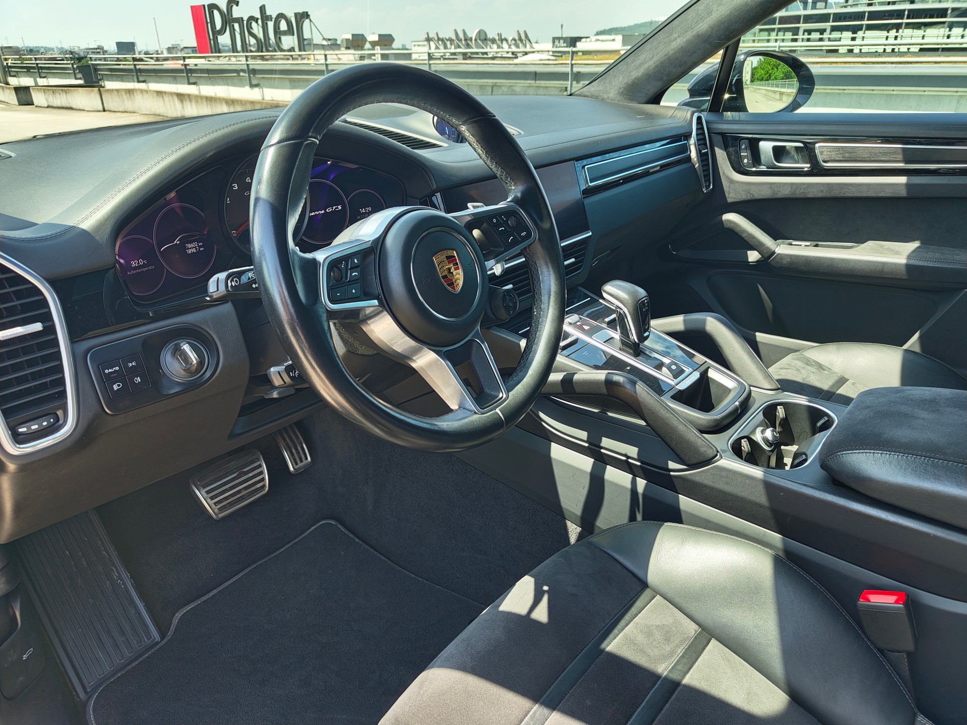 PORSCHE Cayenne GTS Coupé-image-7