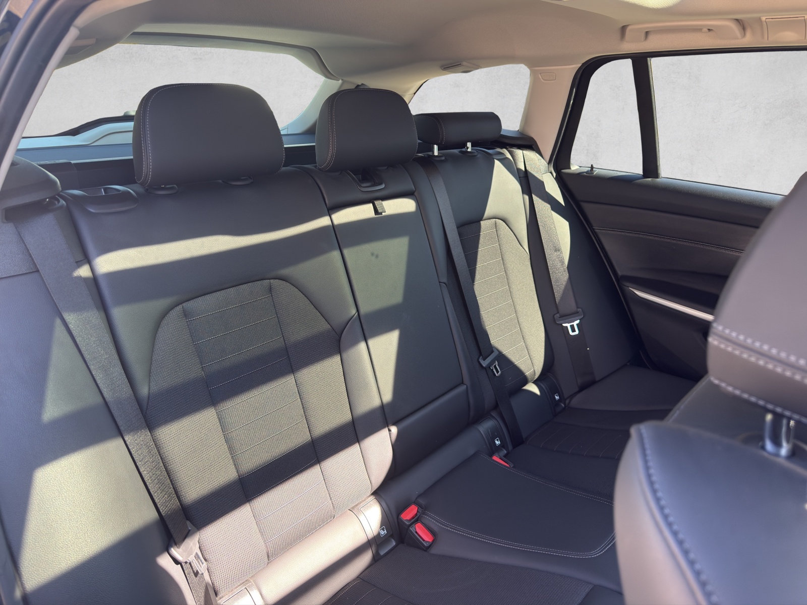 BMW 320e Touring Sport Line Steptronic-image-12