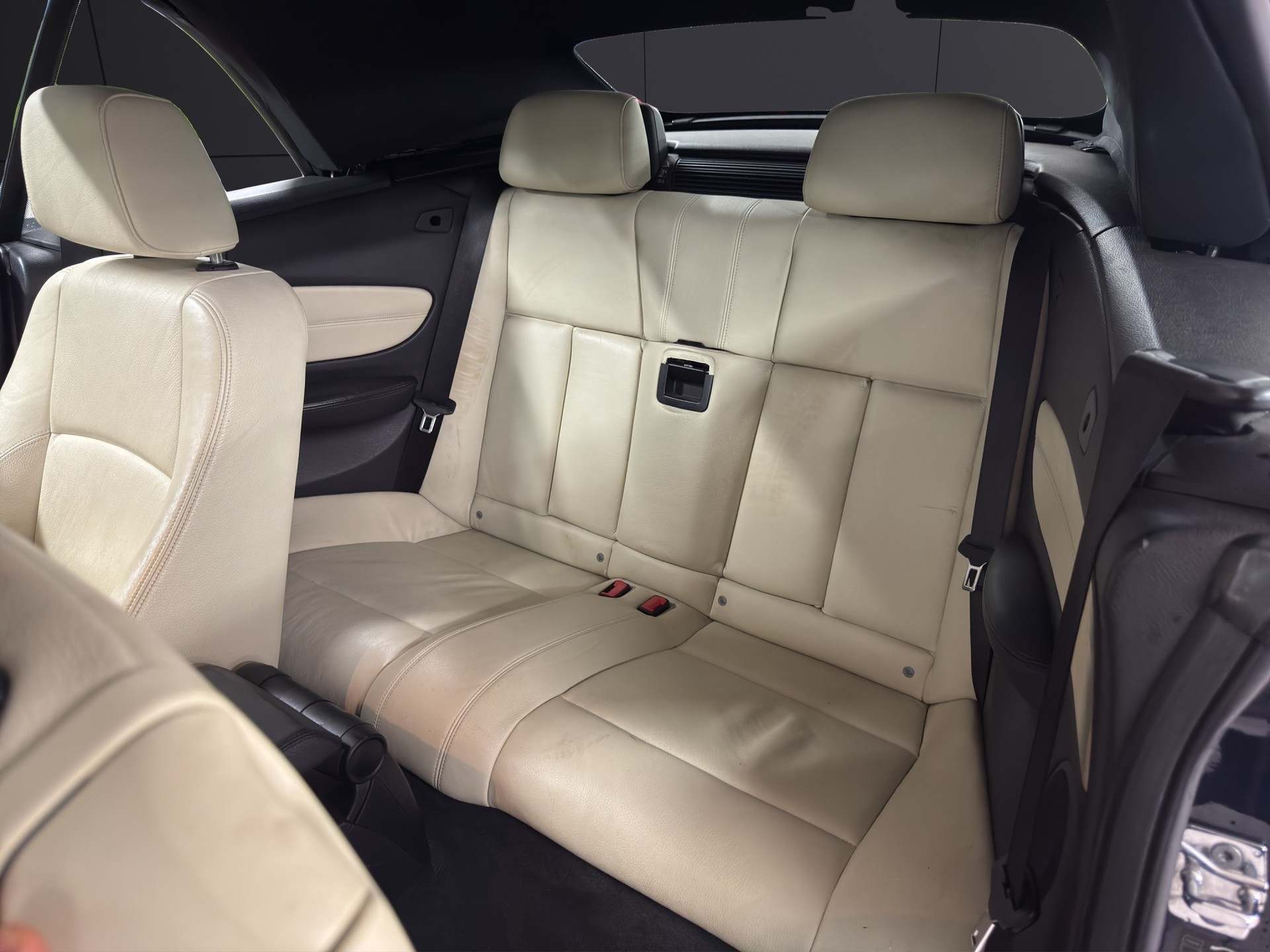 BMW 118i Cabrio-image-14