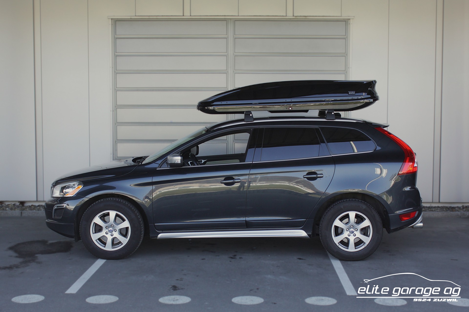 VOLVO XC60 D5 AWD R-Design Geartronic-image-1