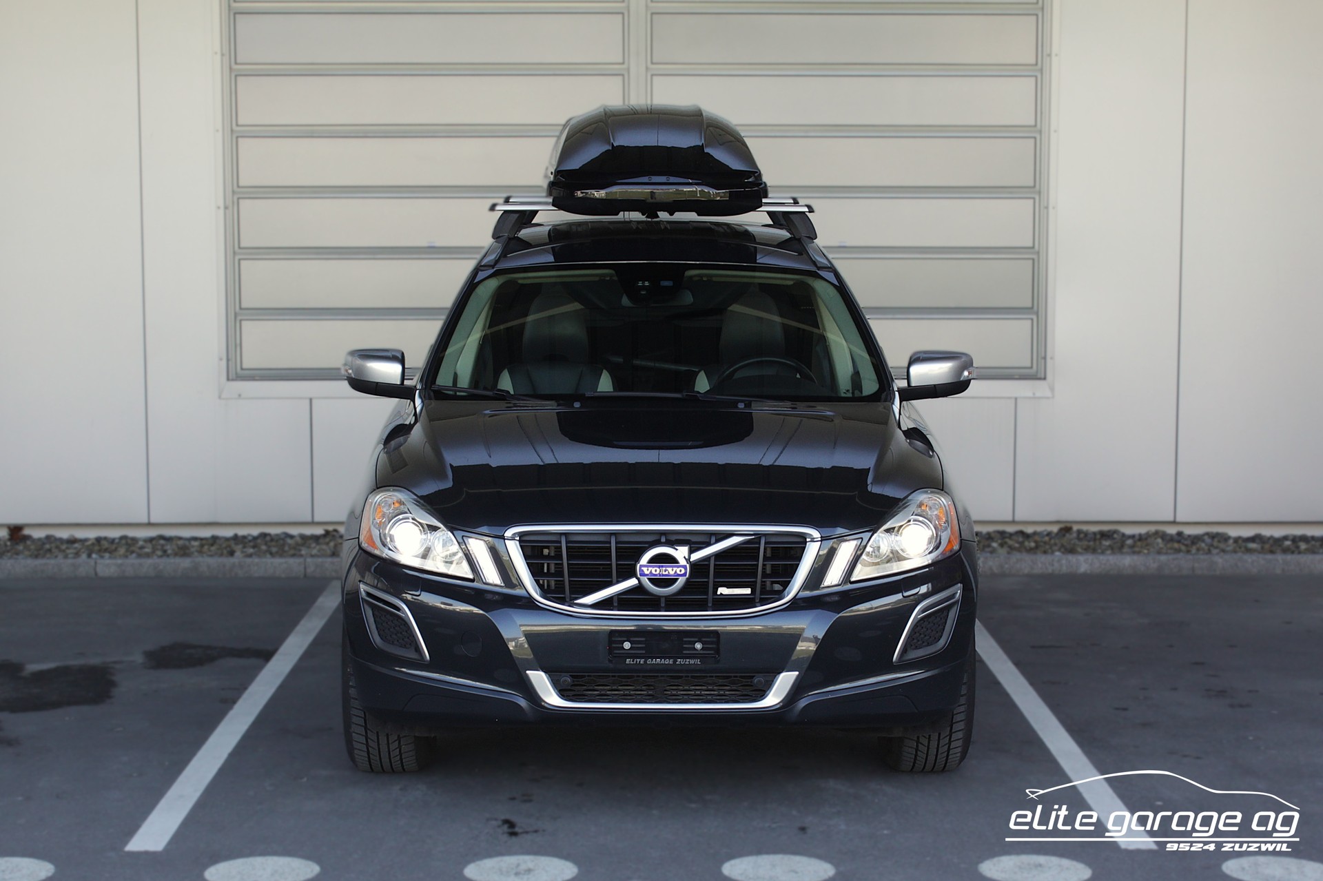 VOLVO XC60 D5 AWD R-Design Geartronic-image-7