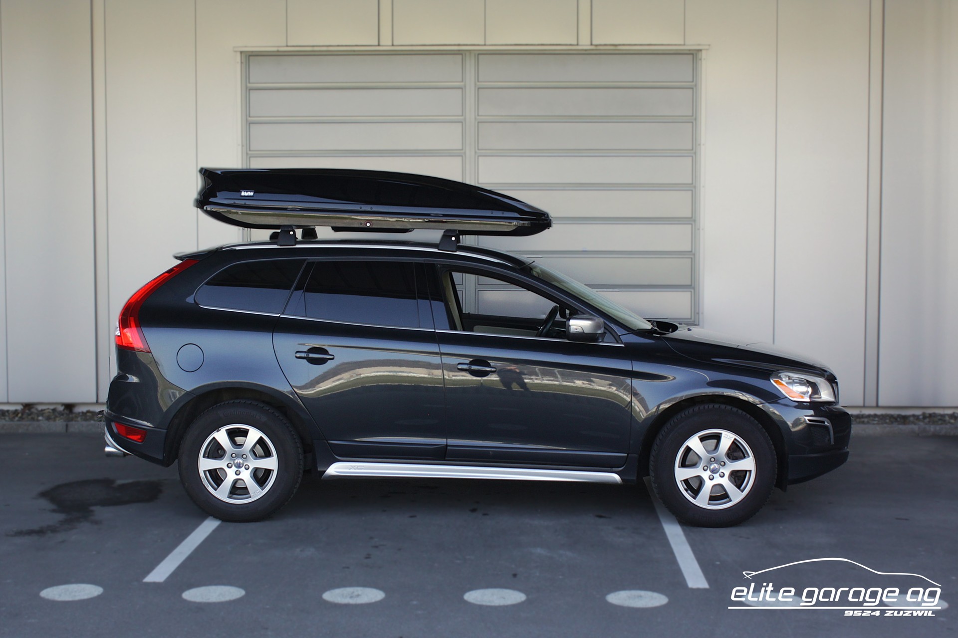 VOLVO XC60 D5 AWD R-Design Geartronic-image-5