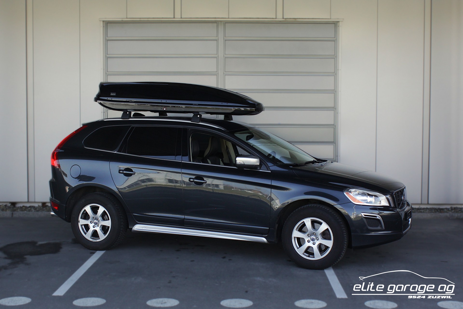 VOLVO XC60 D5 AWD R-Design Geartronic-image-6