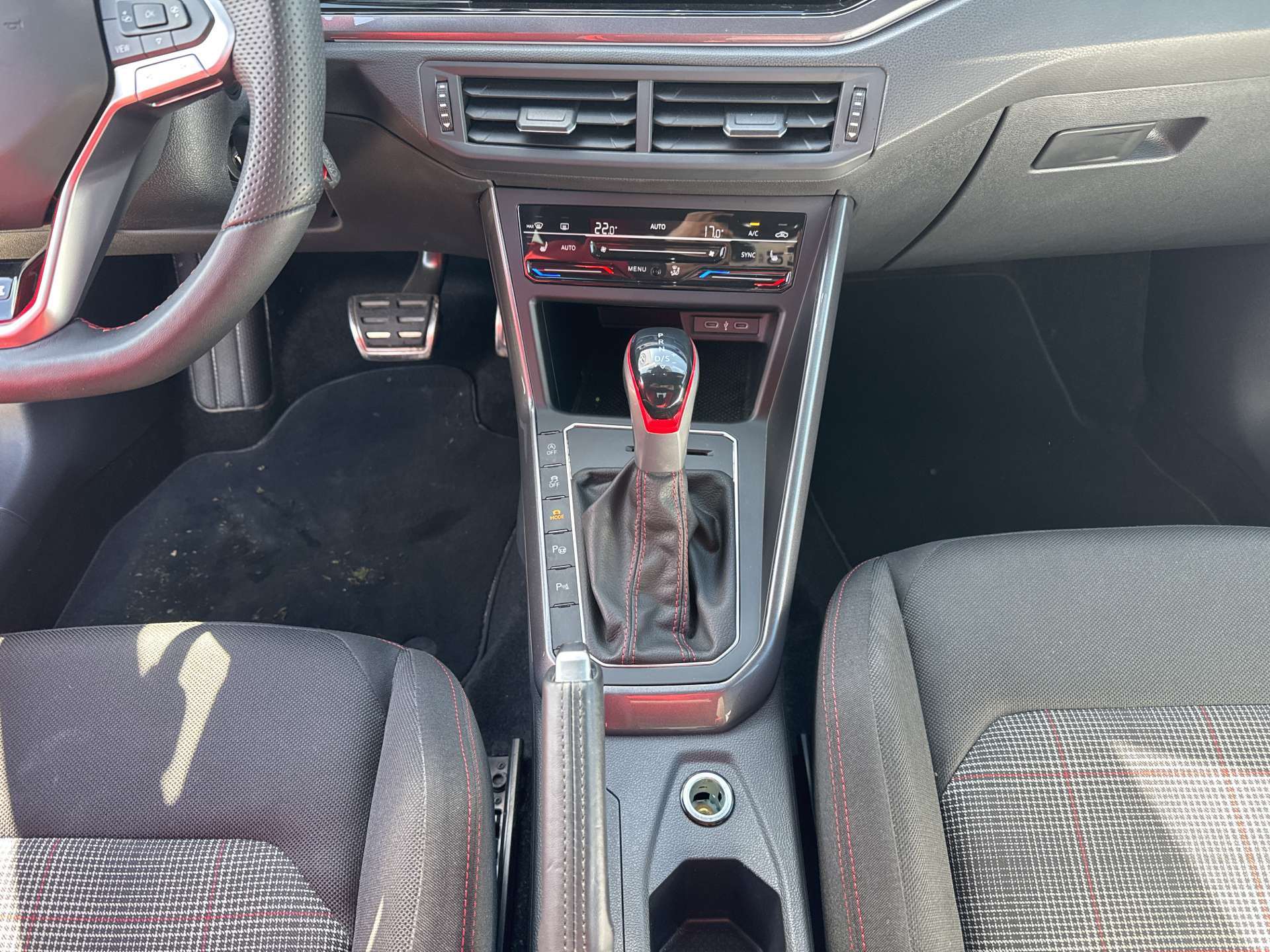 VW Polo 2.0 TSi GTi 207PS DSG-Automat-image-11