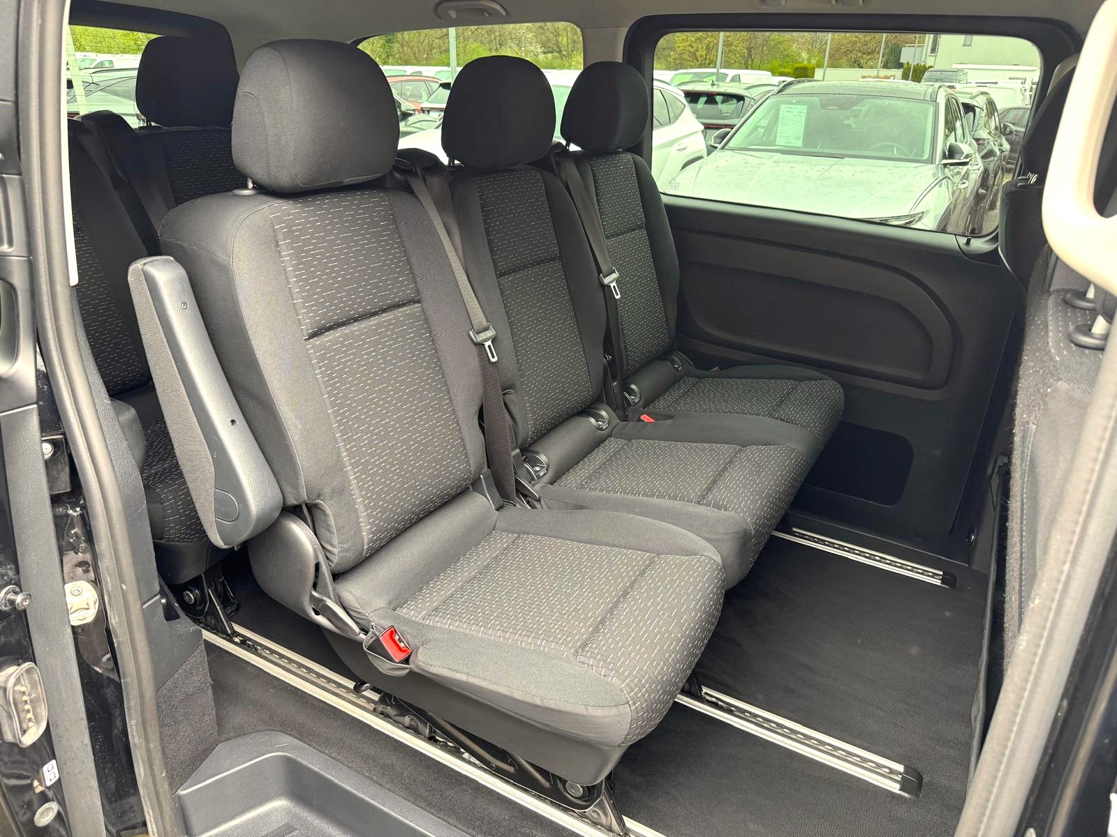 MERCEDES-BENZ Vito 116 CDI Lang Select Tourer 4Matic 9G-Tronic-image-8