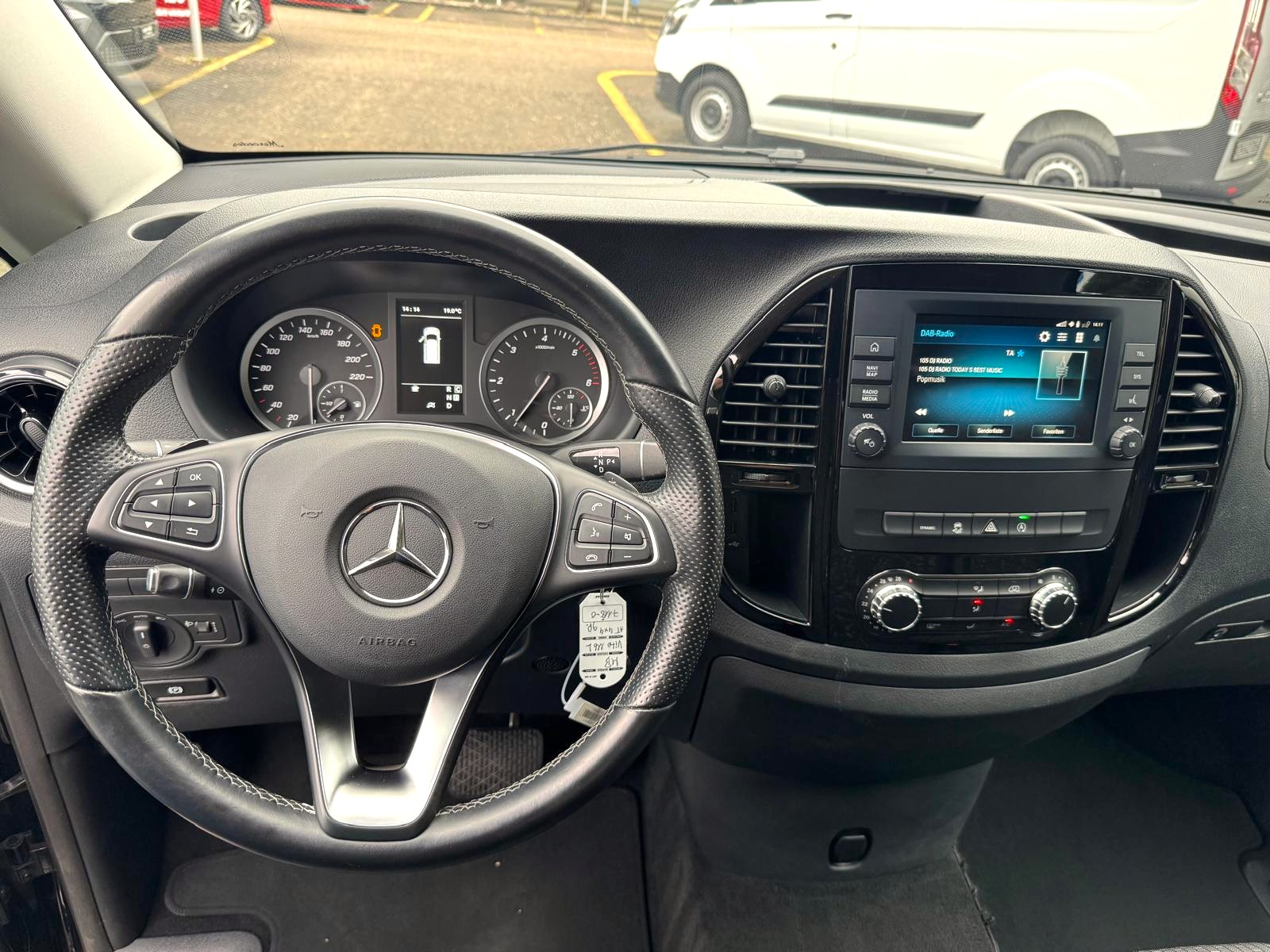 MERCEDES-BENZ Vito 116 CDI Lang Select Tourer 4Matic 9G-Tronic-showroom-element-2