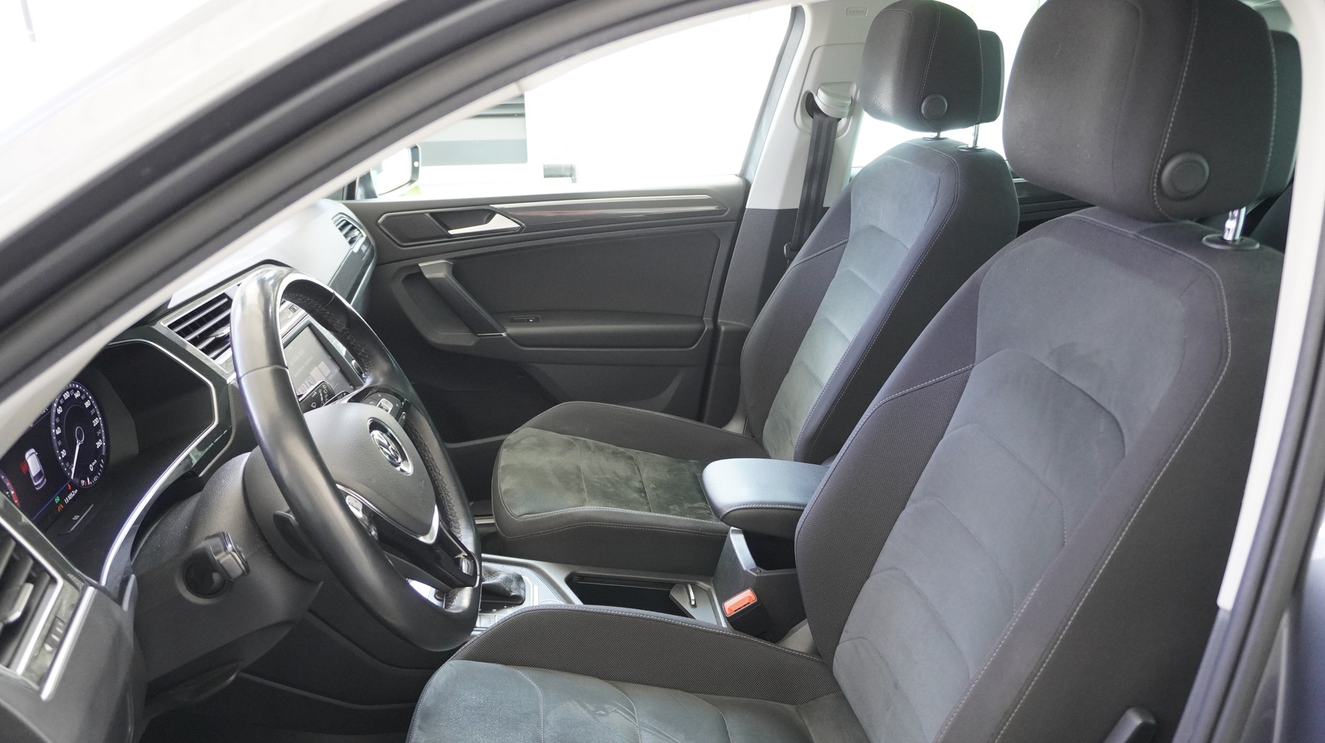 VW Tiguan 2.0 TDI SCR Highline4Motion DSG-image-3