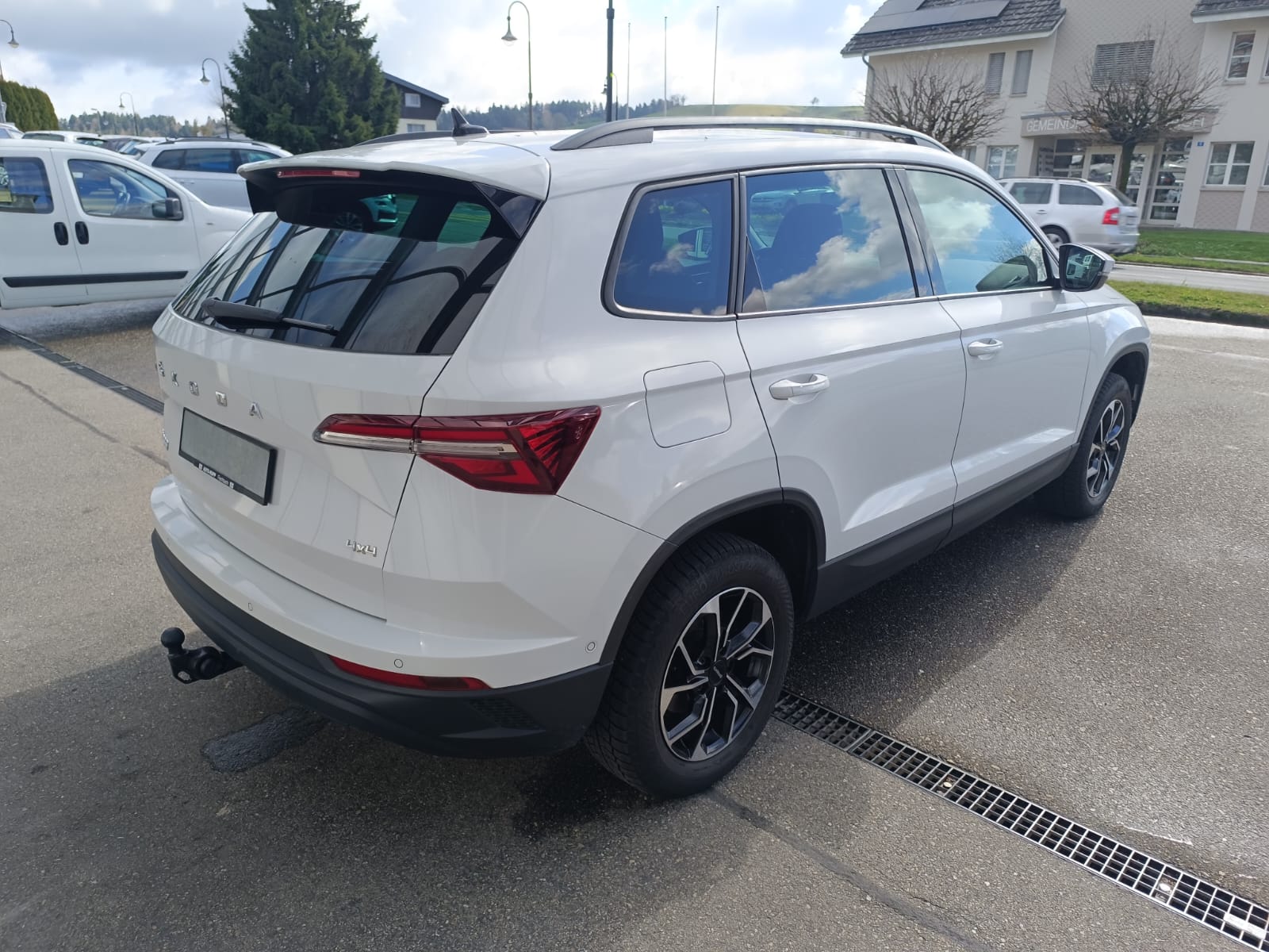 SKODA Karoq 2.0 TDI CR Style 4x4 DSG-image-4
