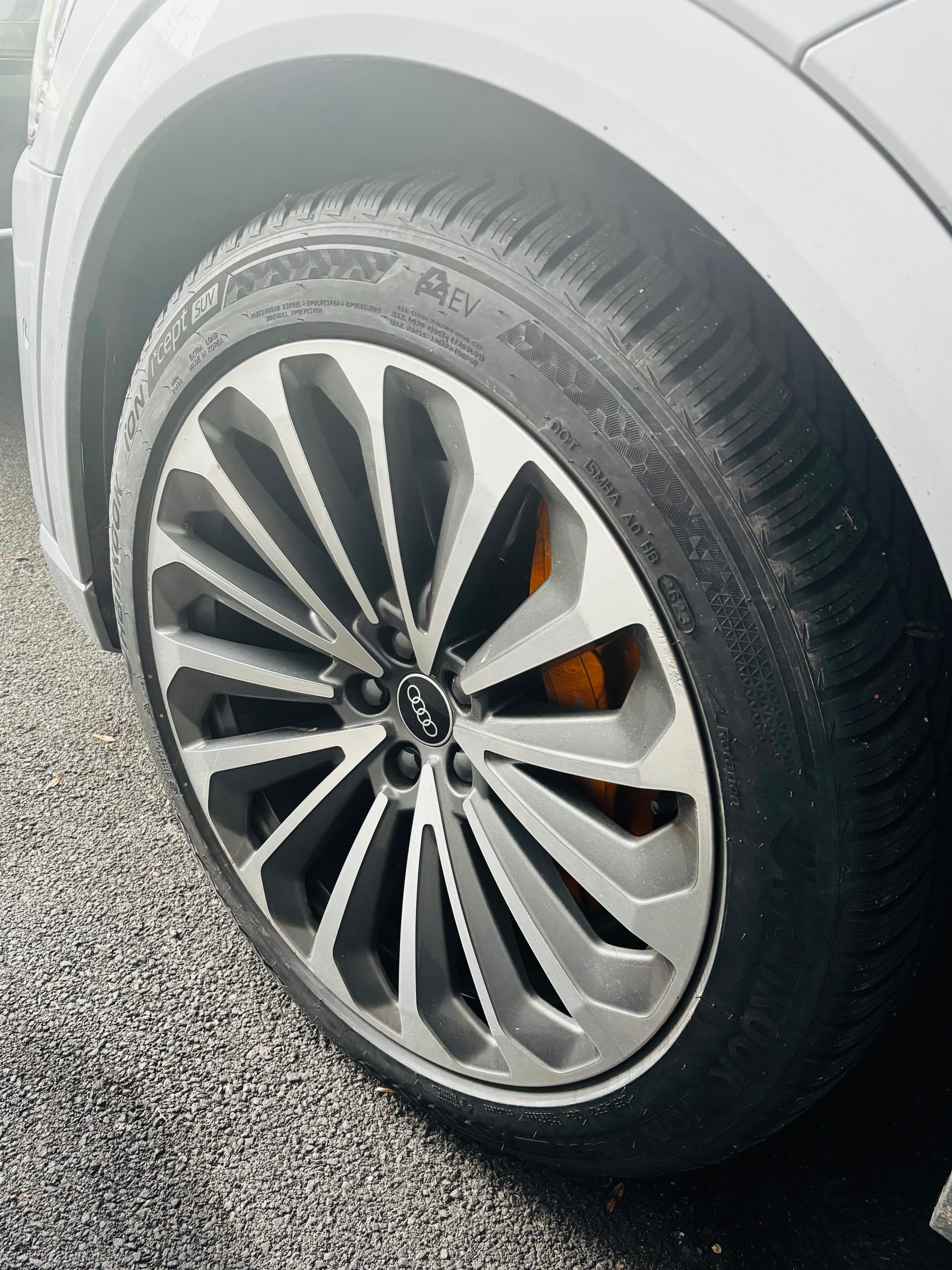 AUDI e-tron 50 Sportback S Line quattro-image-9