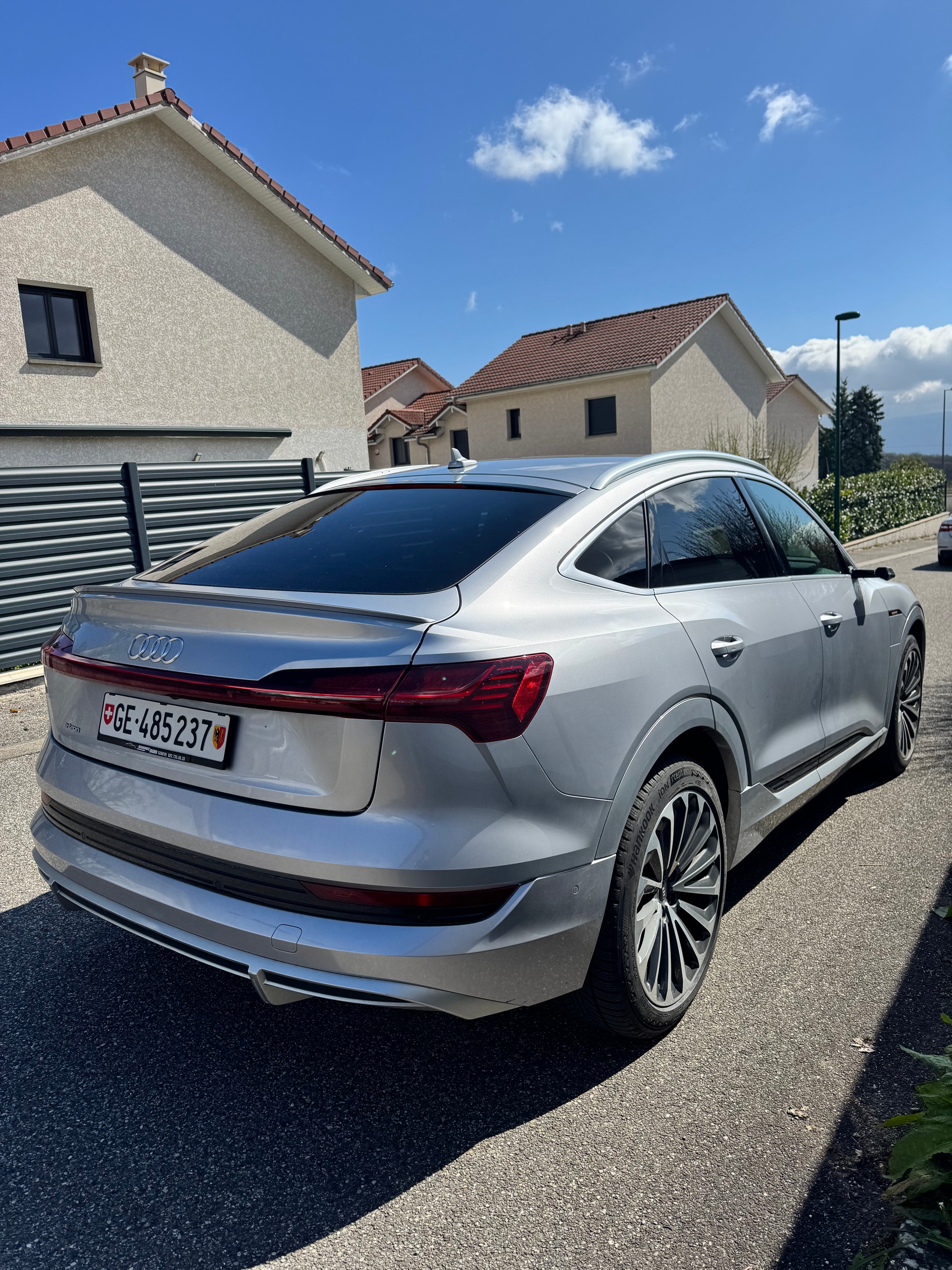 AUDI e-tron 50 Sportback S Line quattro-image-3
