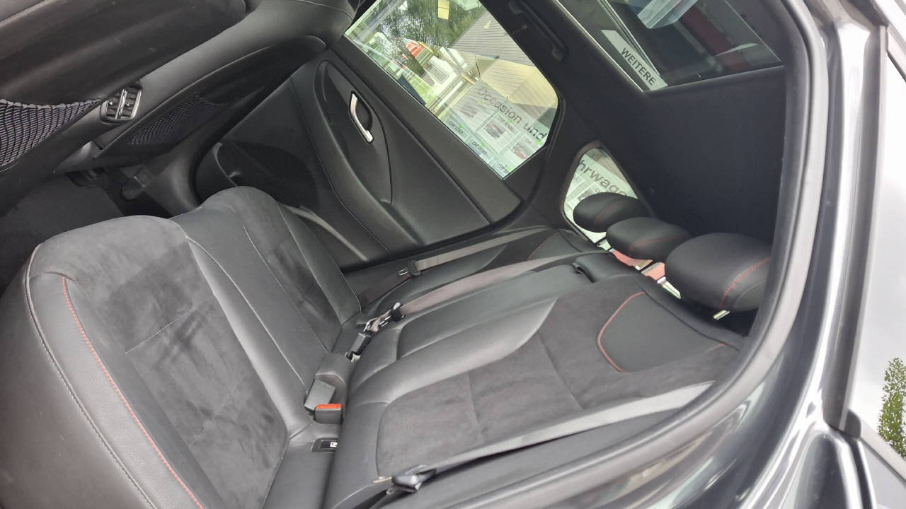 HYUNDAI i30 Wagon 1.5 T-GDi N-Line-image-8